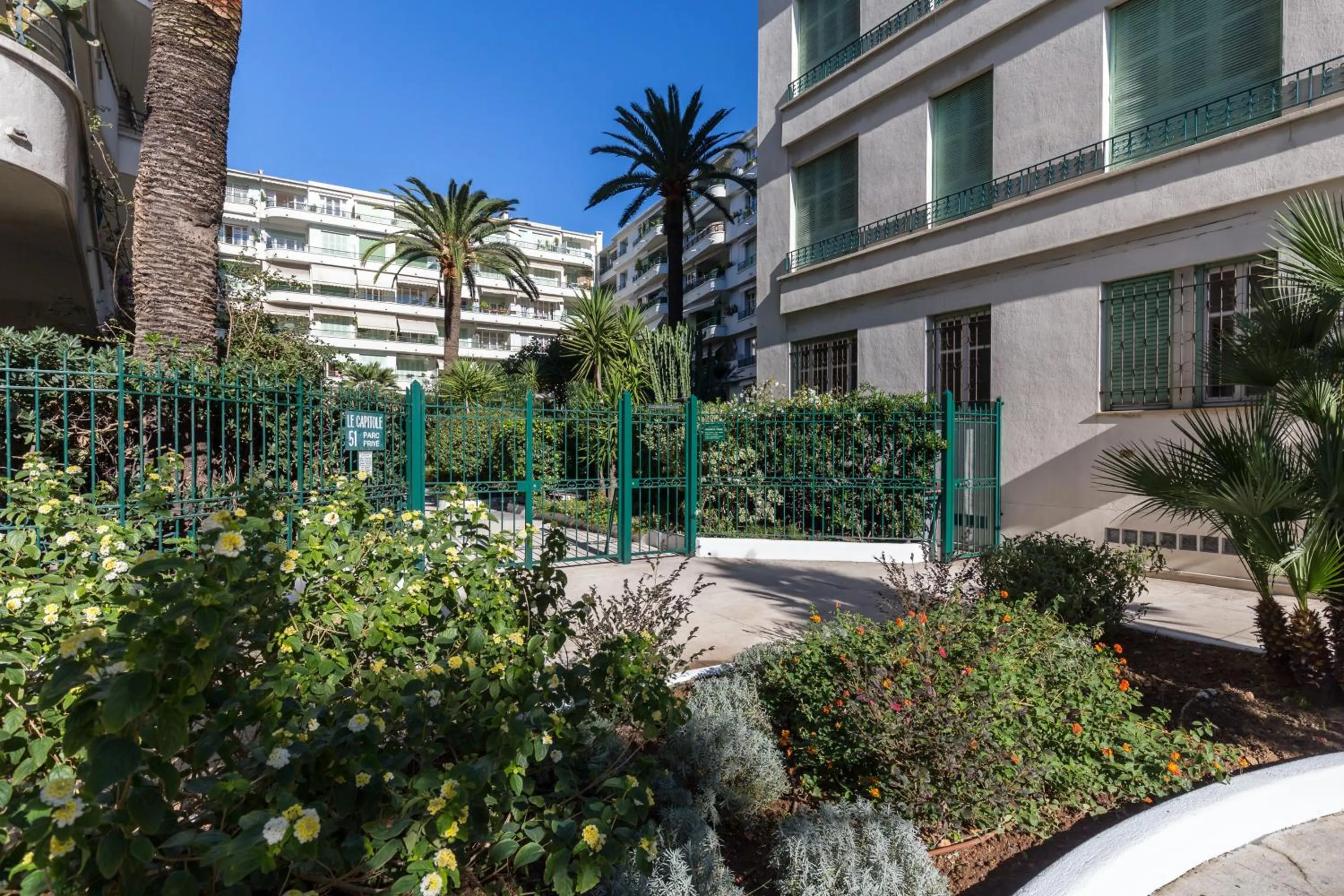 Facade/entrance in Nice Beach - Promenade Des Anglais