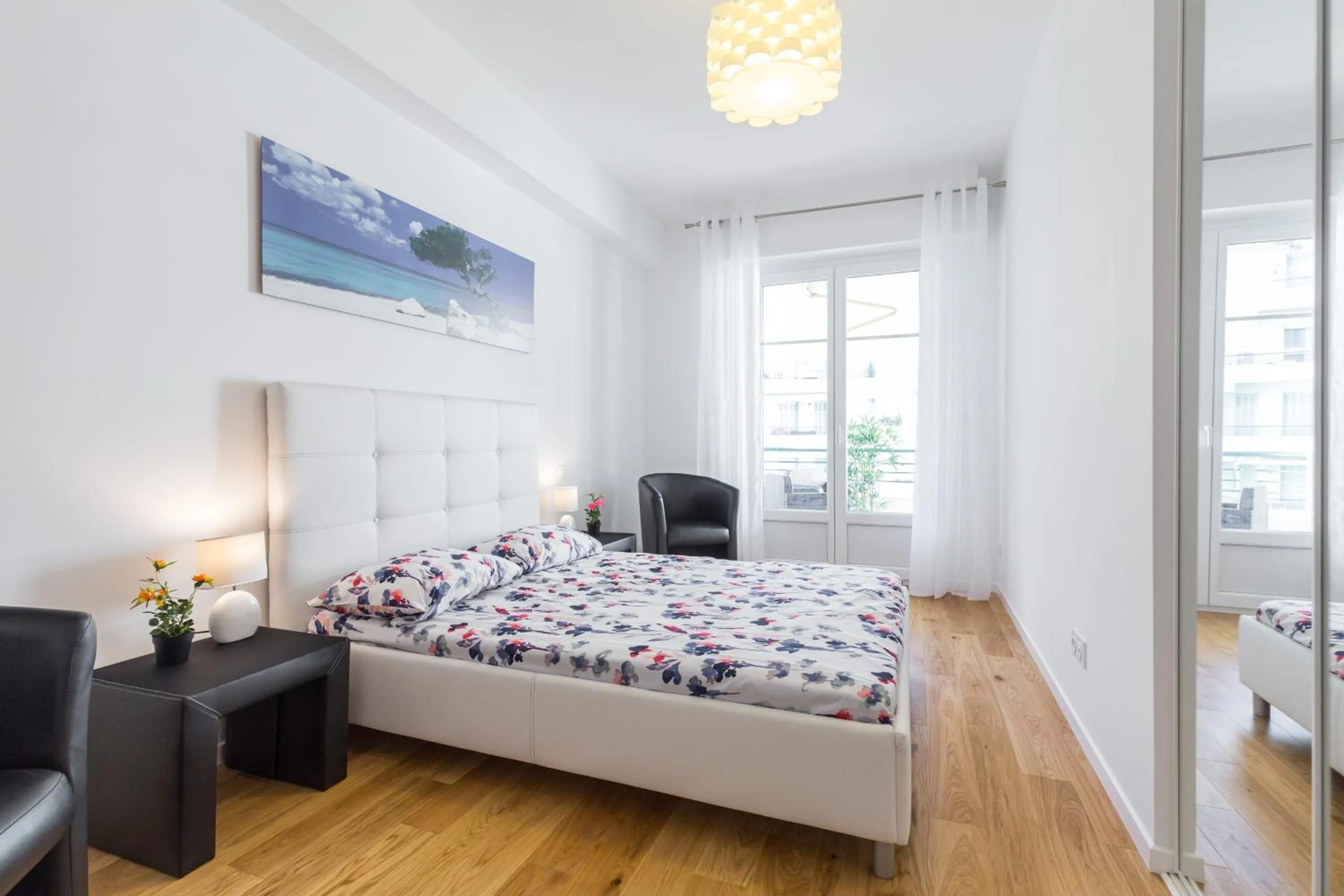 Bed in Nice Beach - Promenade Des Anglais