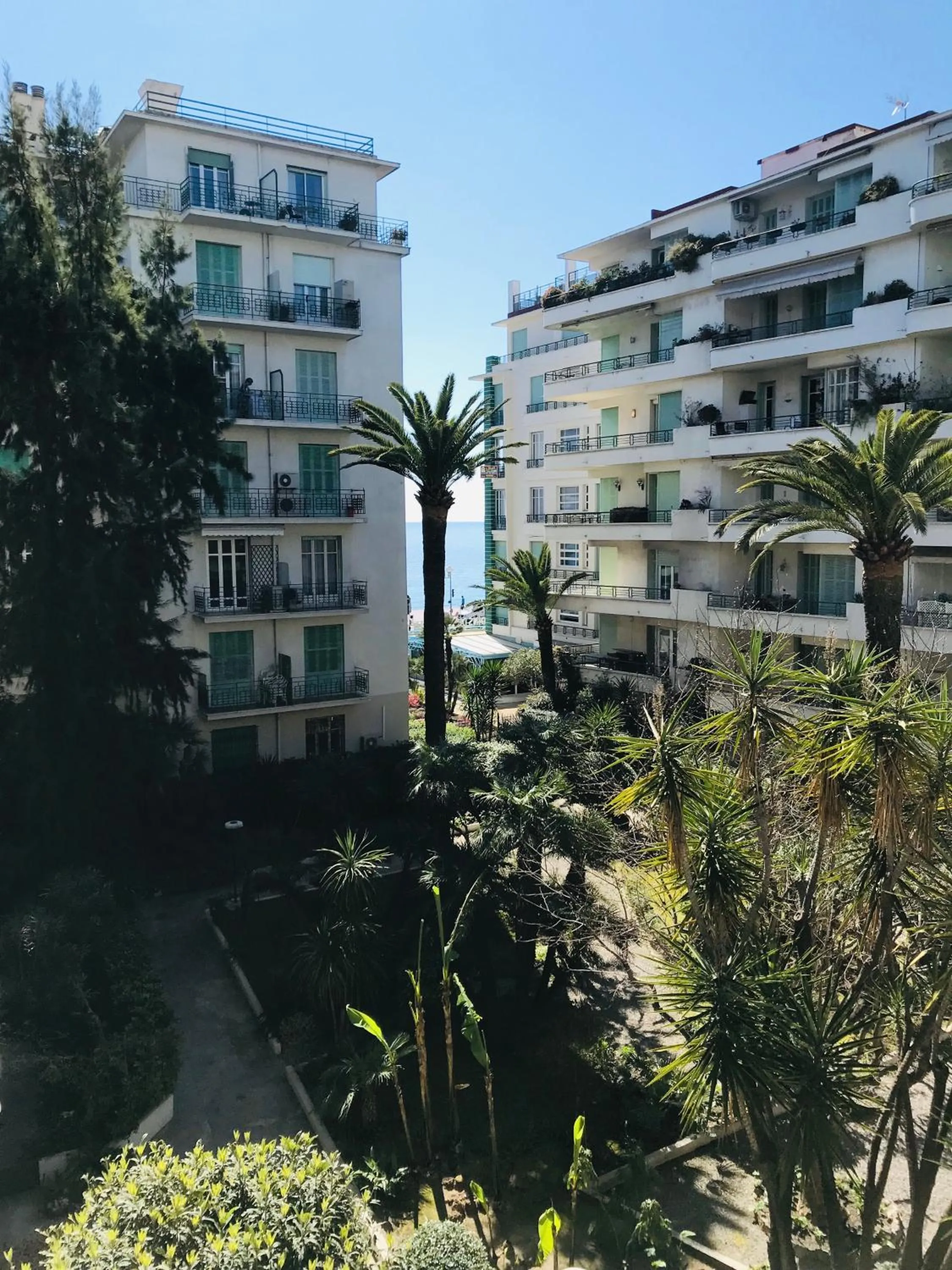 Garden view in Nice Beach - Promenade Des Anglais