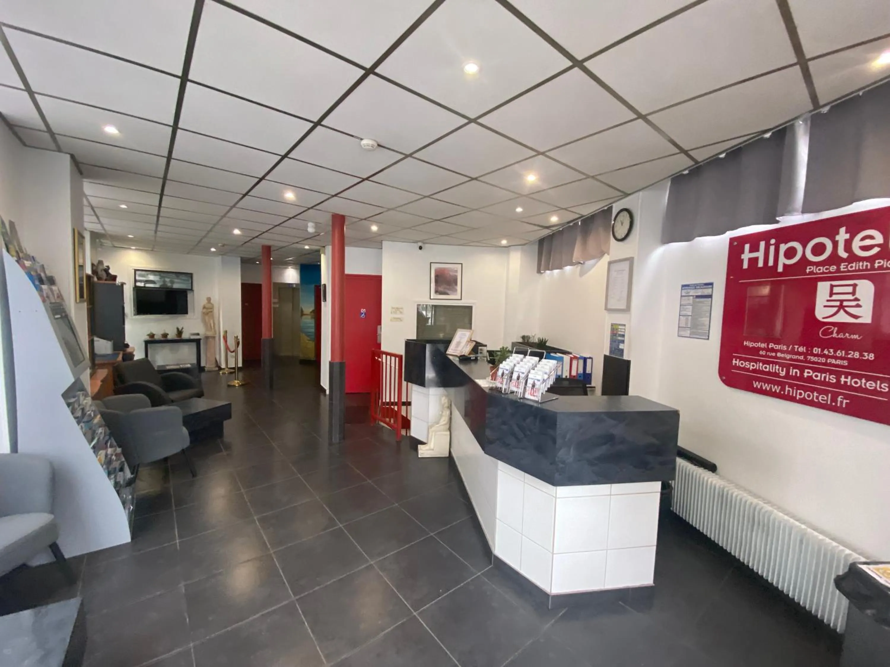 Lobby or reception in Hipotel Belgrand Edith Piaf