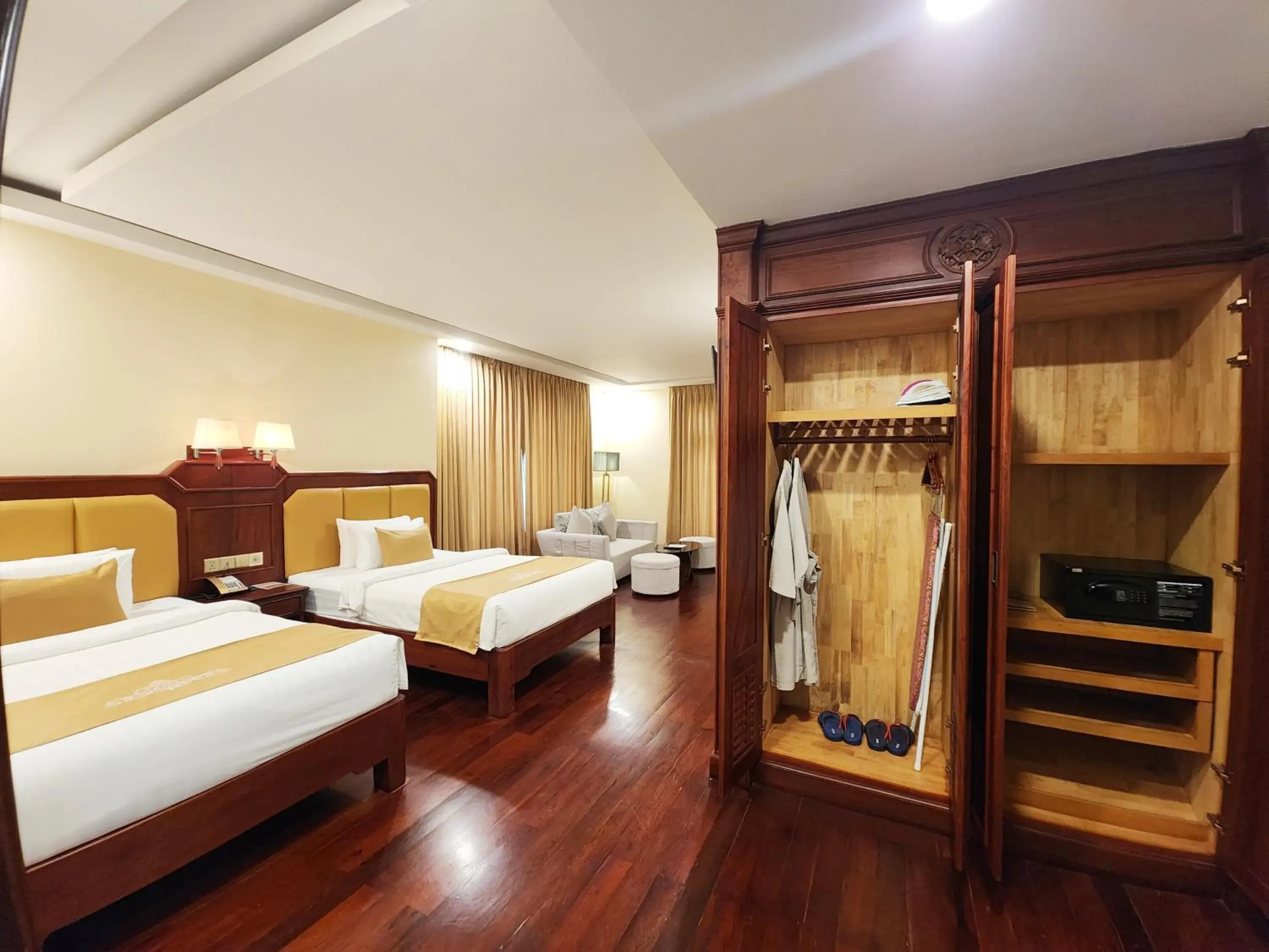 wardrobe, Bed in Lbn Asian Hotel wardrobe, Bed in Lbn Asian Hotel