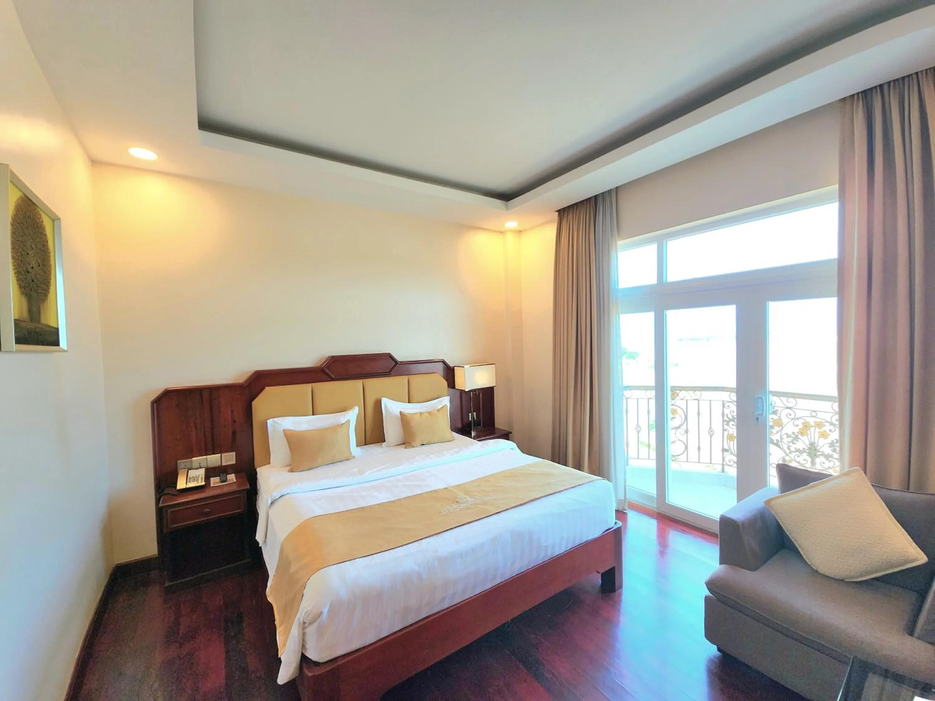 Bed in Lbn Asian Hotel