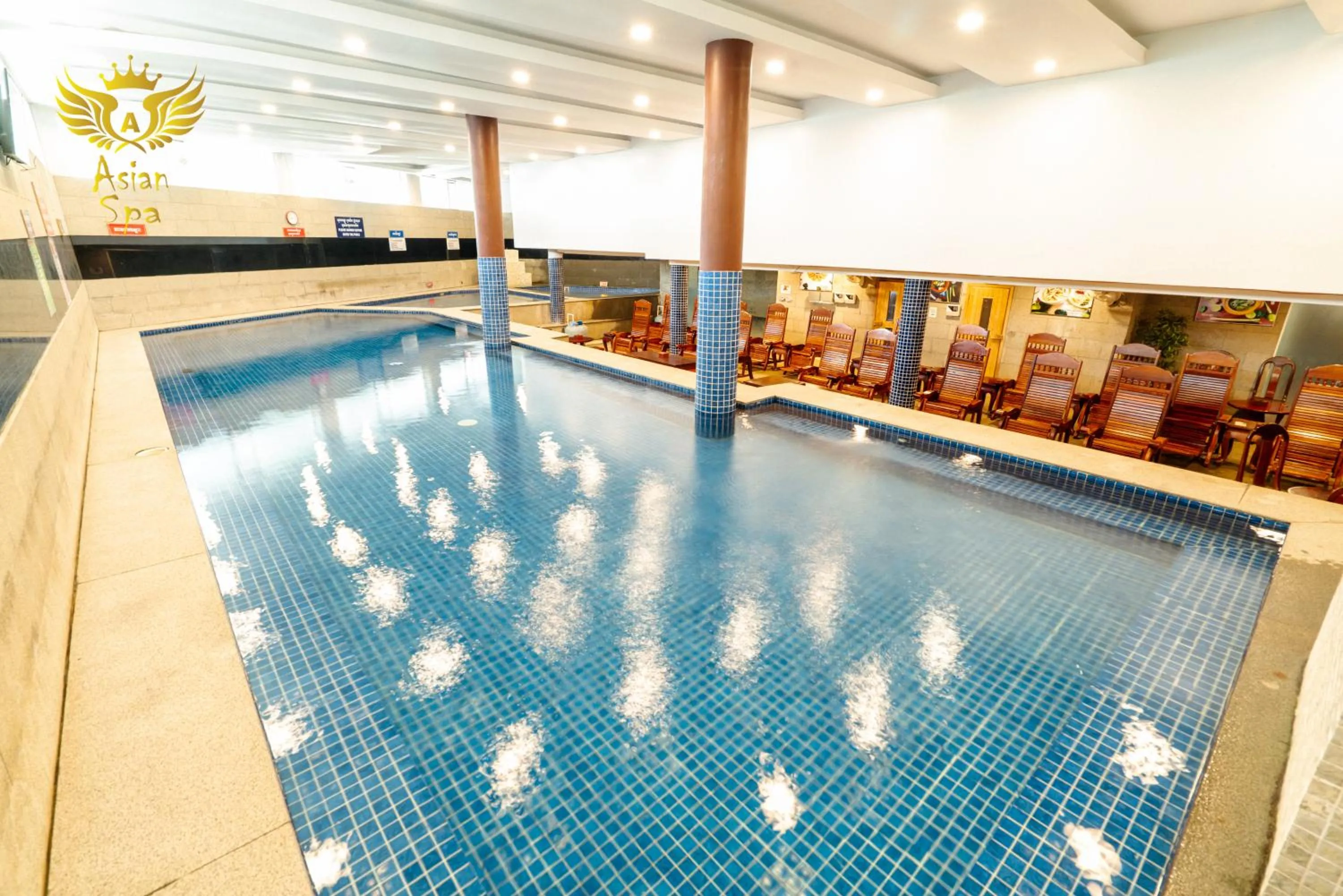 Swimming pool in Lbn Asian Hotel