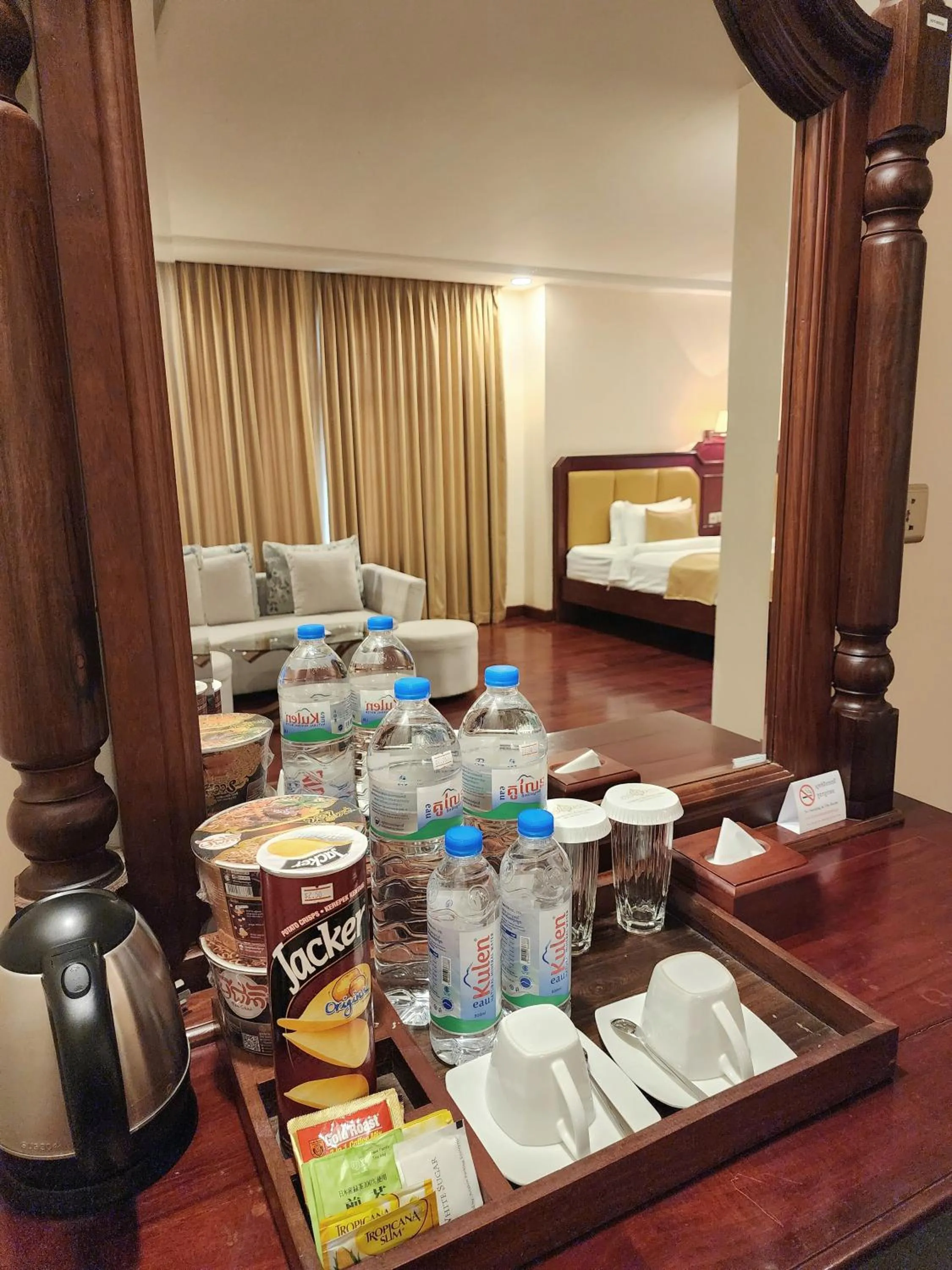 Coffee/tea facilities, Bed in Lbn Asian Hotel