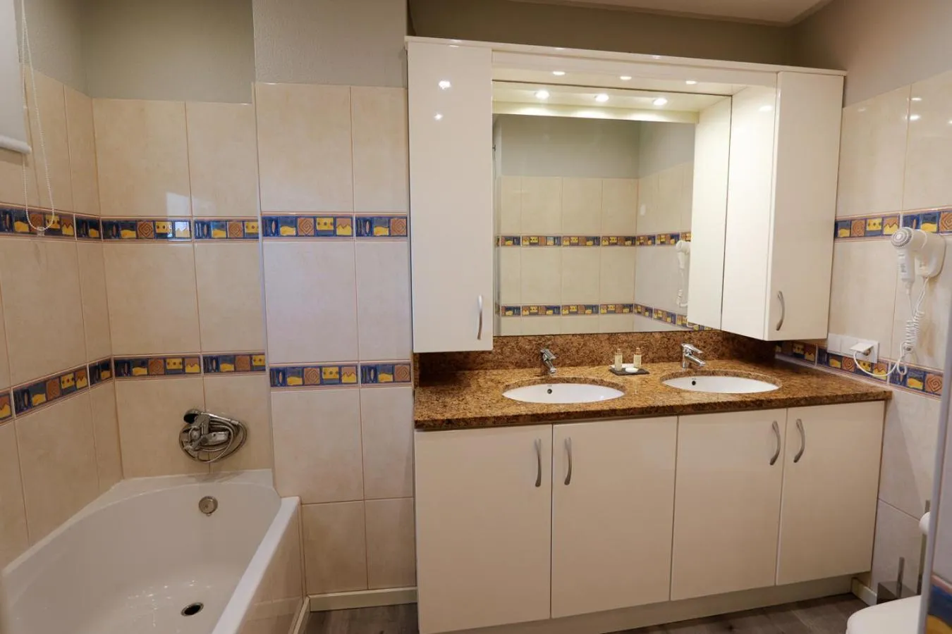 Bathroom in Golden Beach Guest House & Rooftop Bar