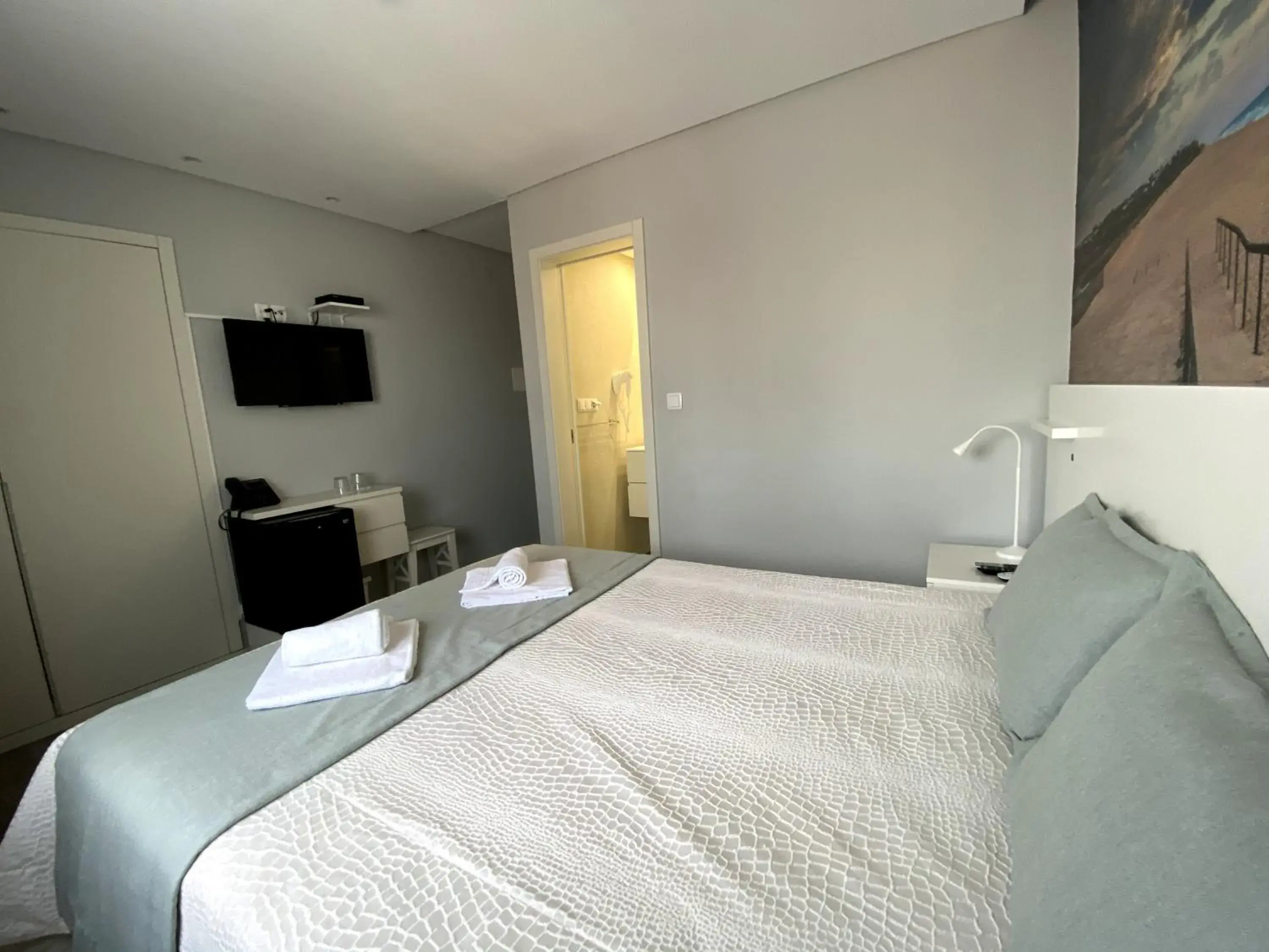 Deluxe Double Room with Side Sea View in Golden Beach Guest House & Rooftop Bar Deluxe Double Room with Side Sea View in Golden Beach Guest House & Rooftop Bar
