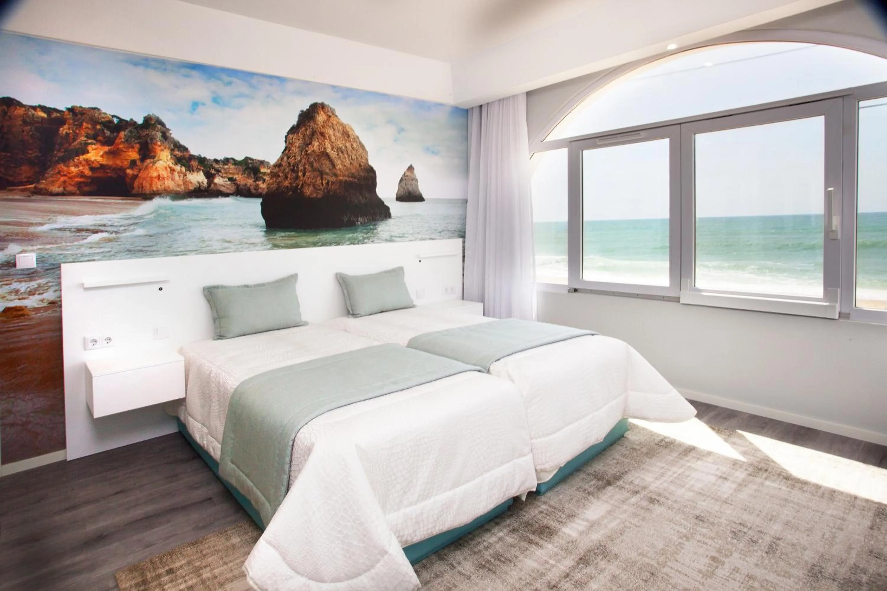 Bed in Golden Beach Guest House & Rooftop Bar