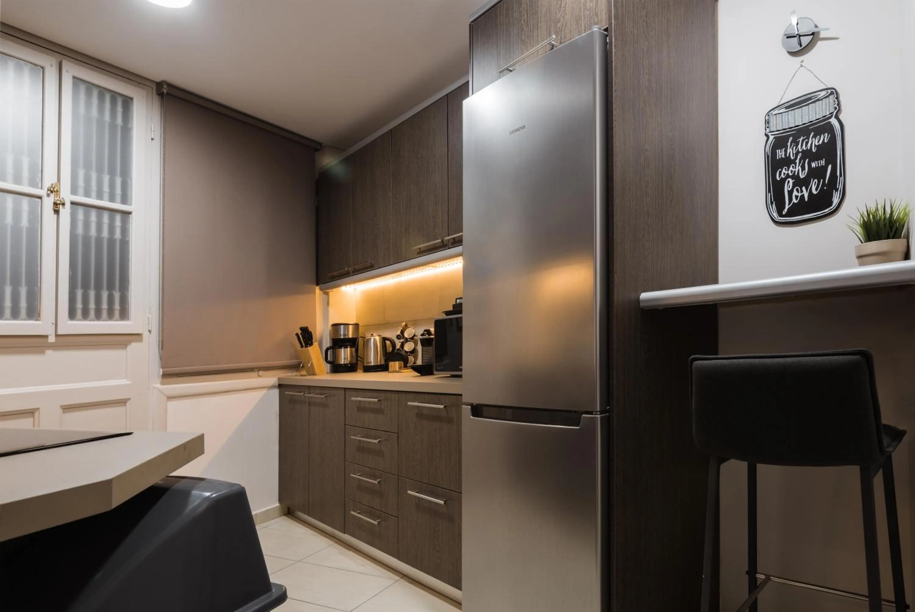 Coffee/tea facilities in Acropolis Exclusive Residences