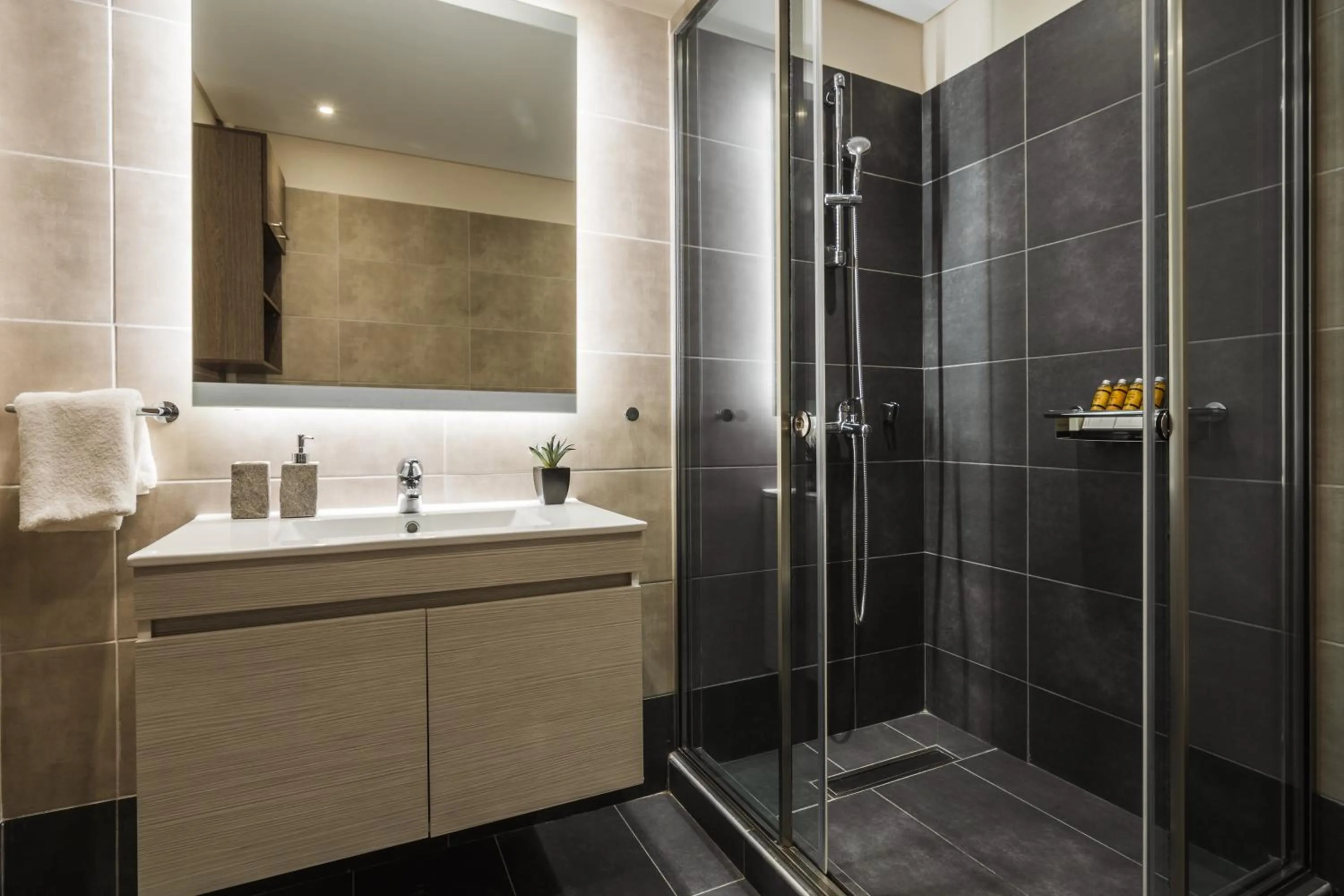 Shower in Acropolis Exclusive Residences