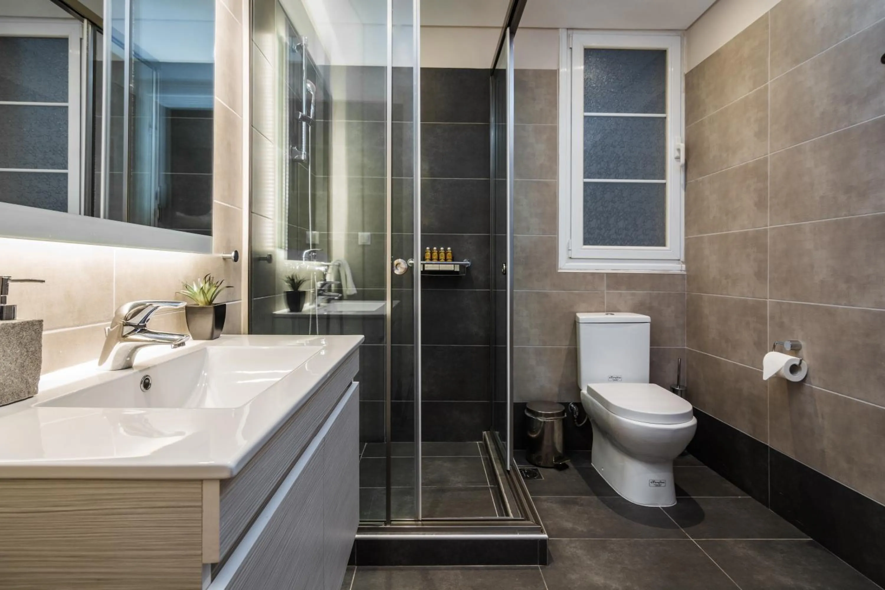 Shower in Acropolis Exclusive Residences