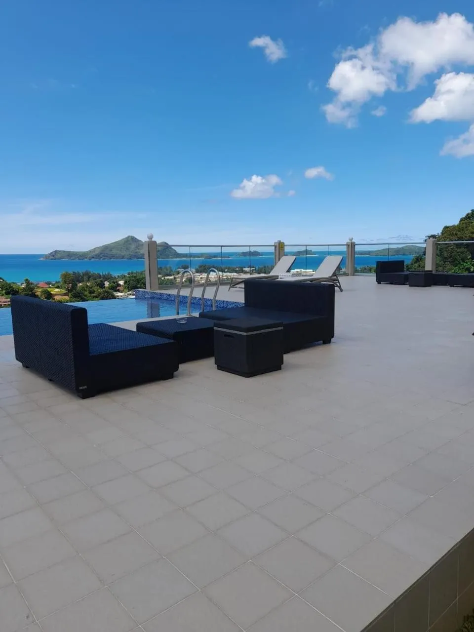 Swimming pool in Maison L'Horizon