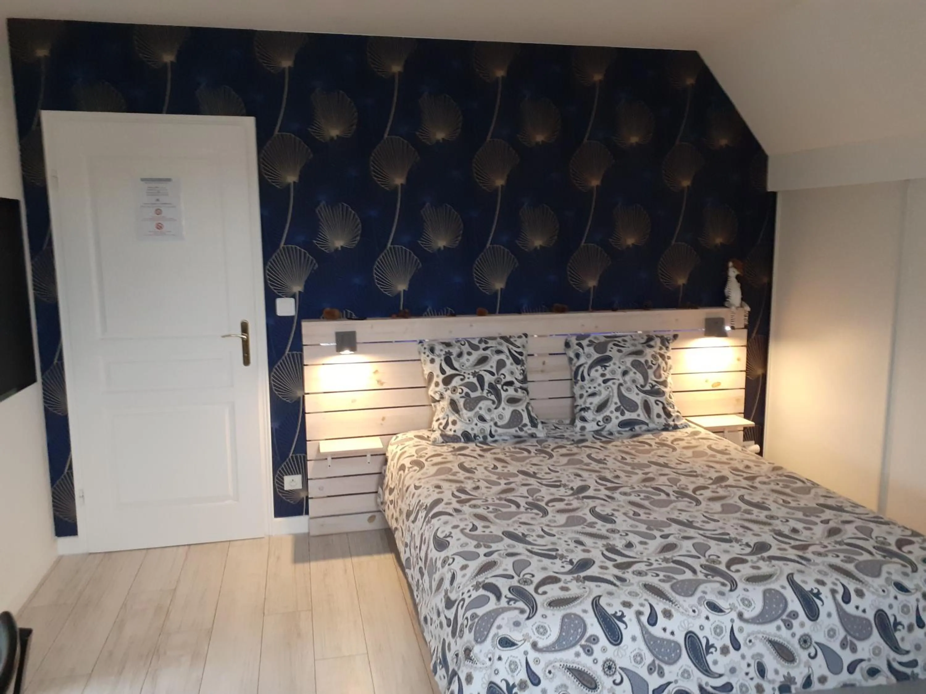 Bedroom, Bed in La Clémencerie Chambre d'hôtes