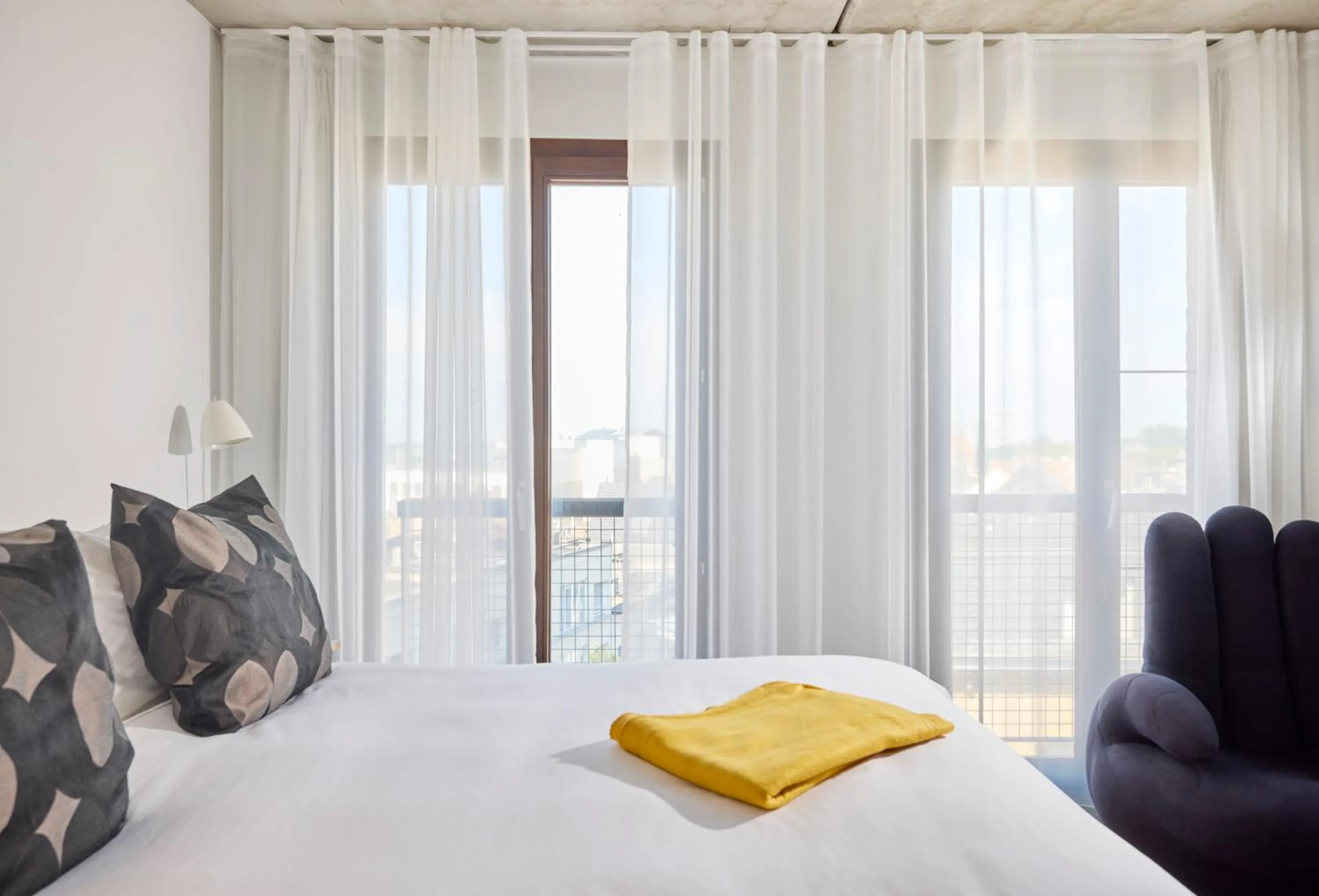 Photo of the whole room, Bed in BANKS Antwerp