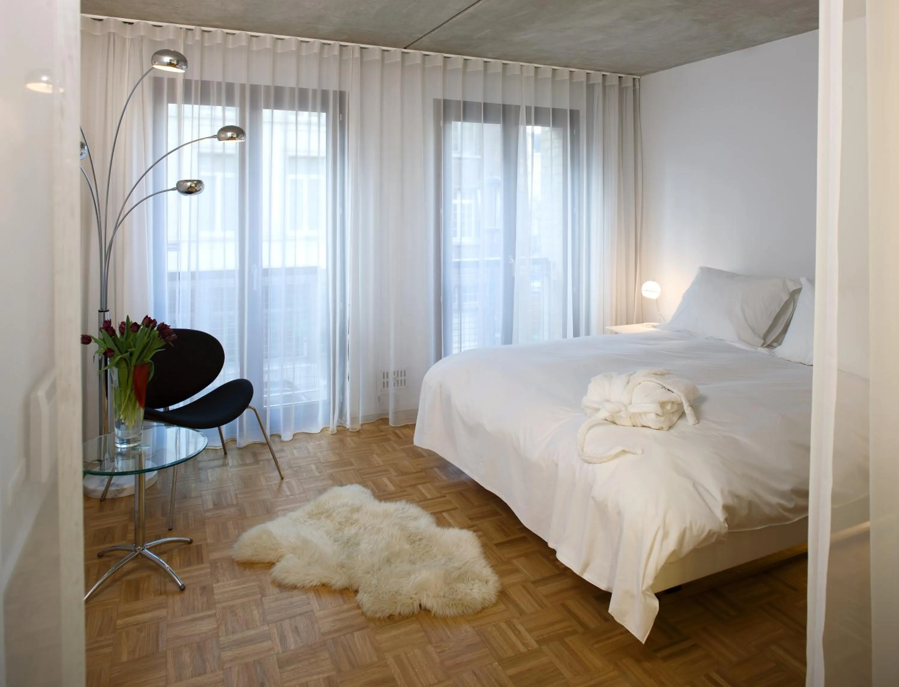 Photo of the whole room, Bed in BANKS Antwerp