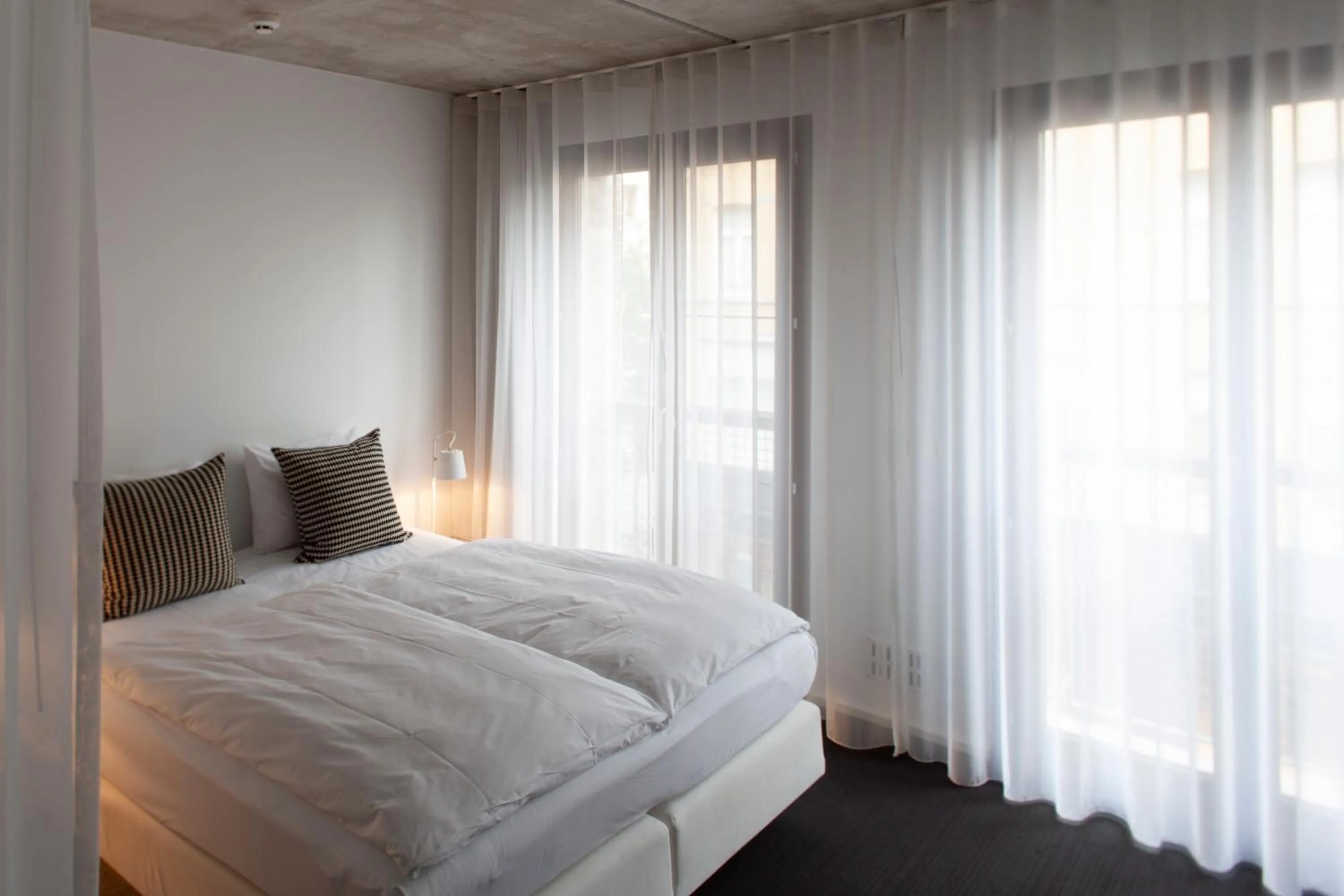 Photo of the whole room, Bed in BANKS Antwerp
