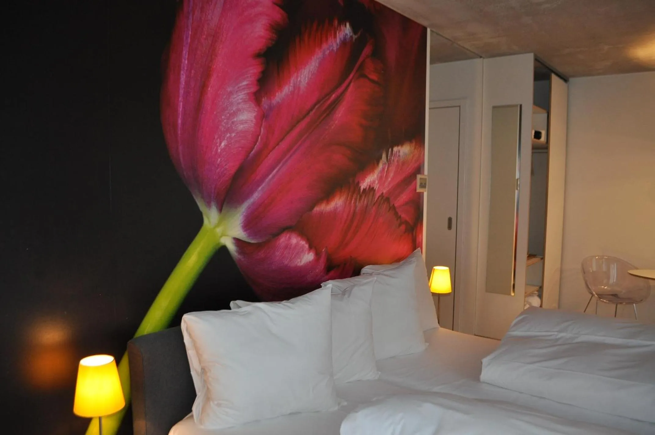 Photo of the whole room, Bed in BANKS Antwerp