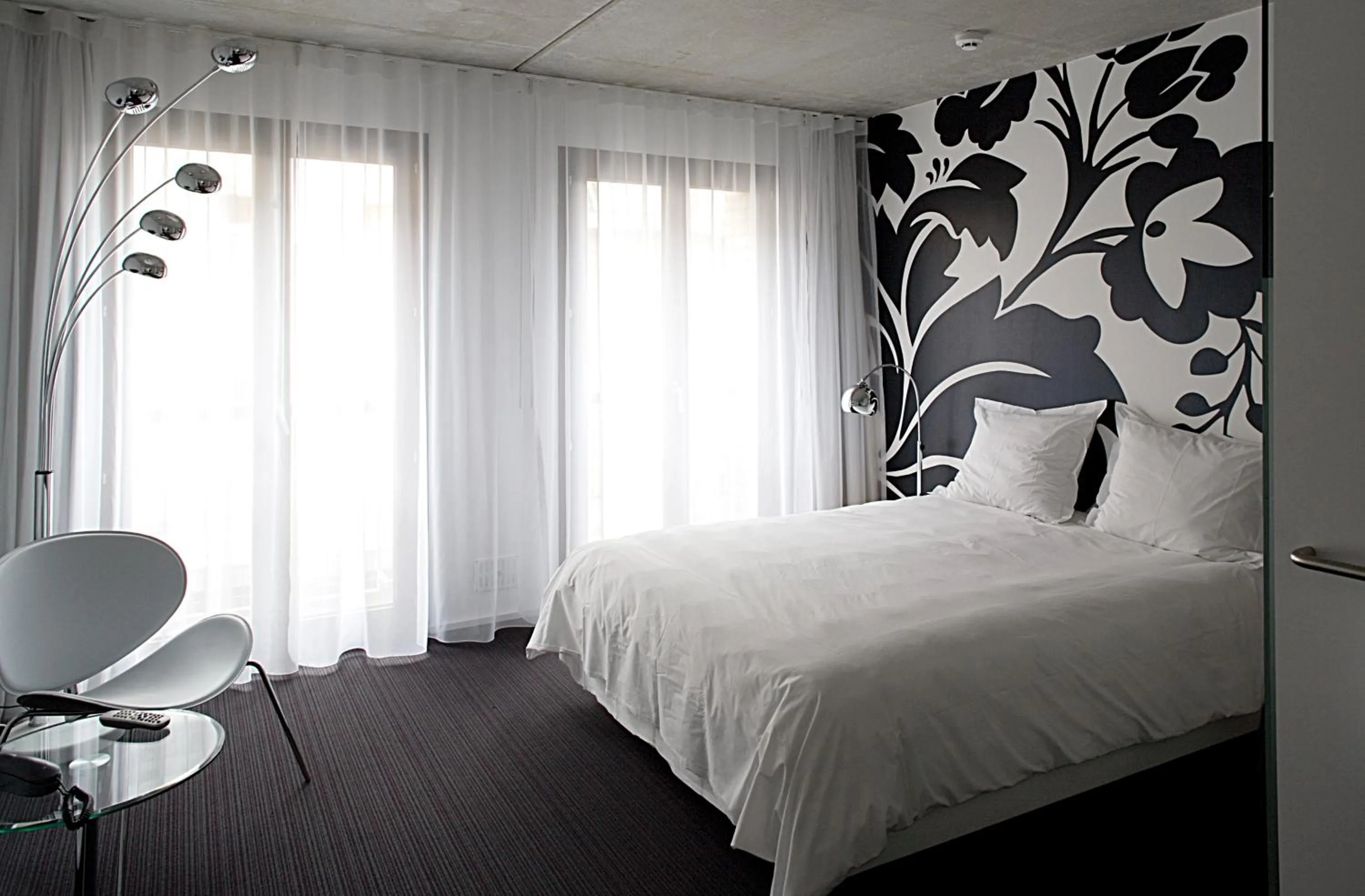 Photo of the whole room, Bed in BANKS Antwerp