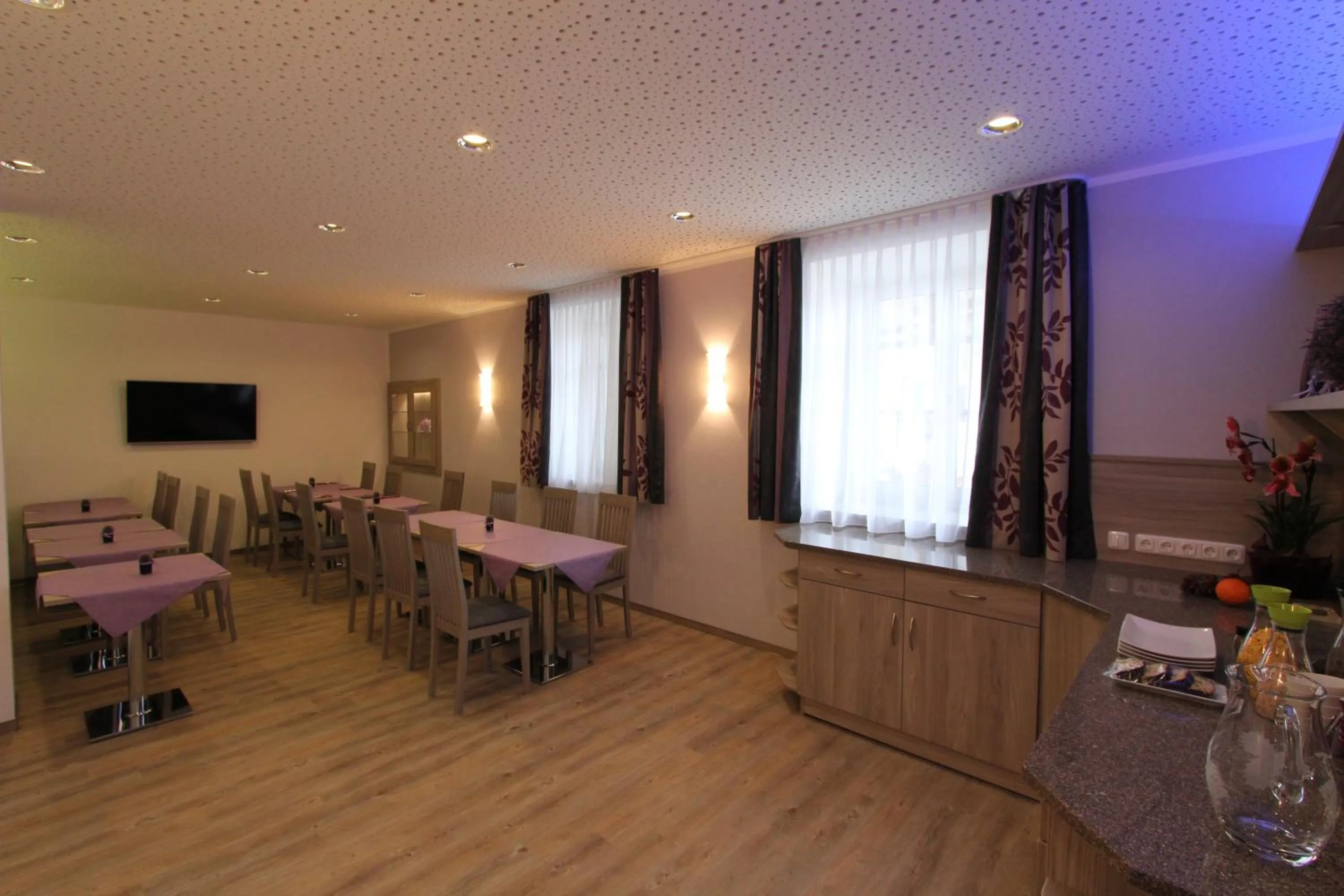 Restaurant/places to eat in Wasmayr Hof