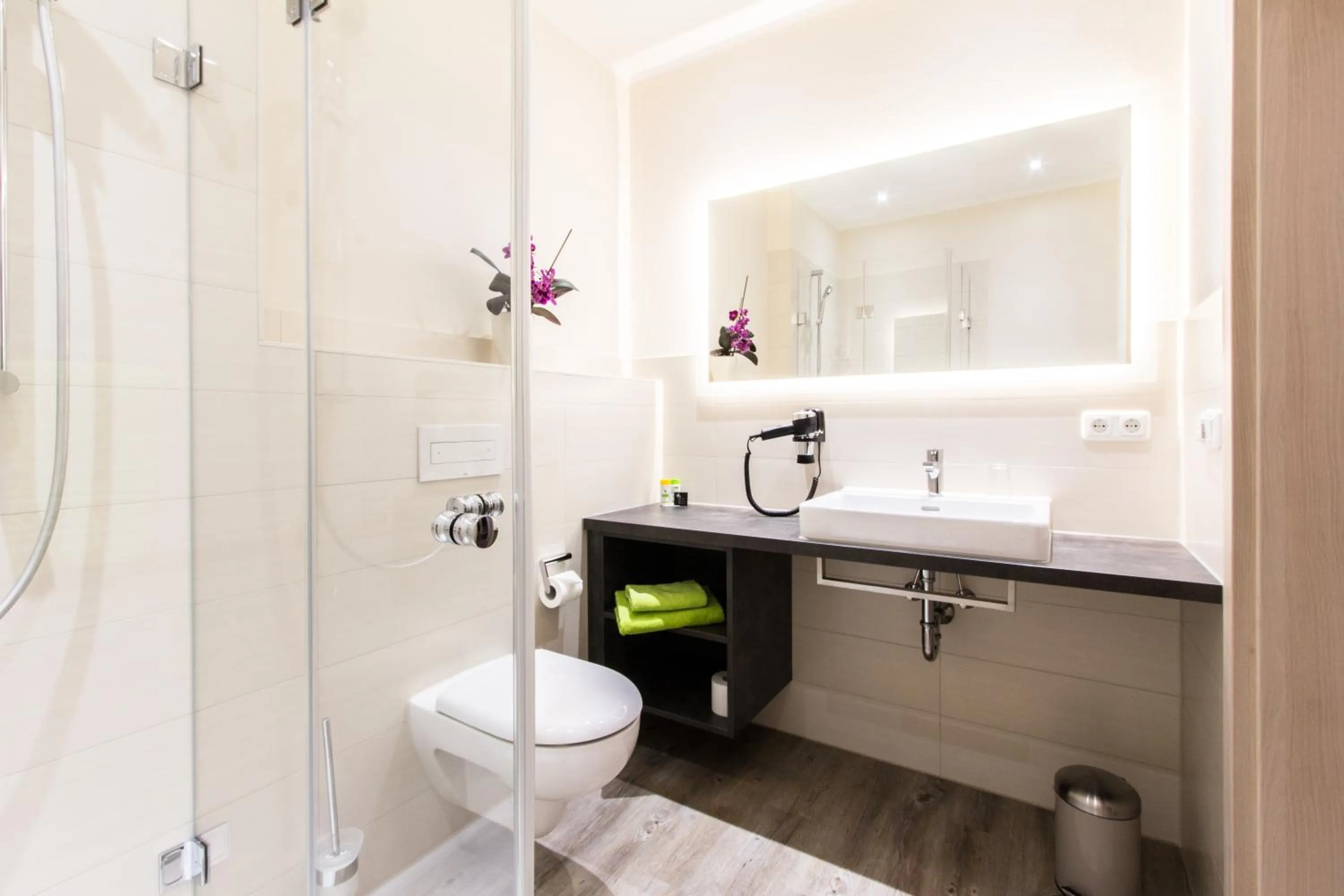 Shower in Wasmayr Hof