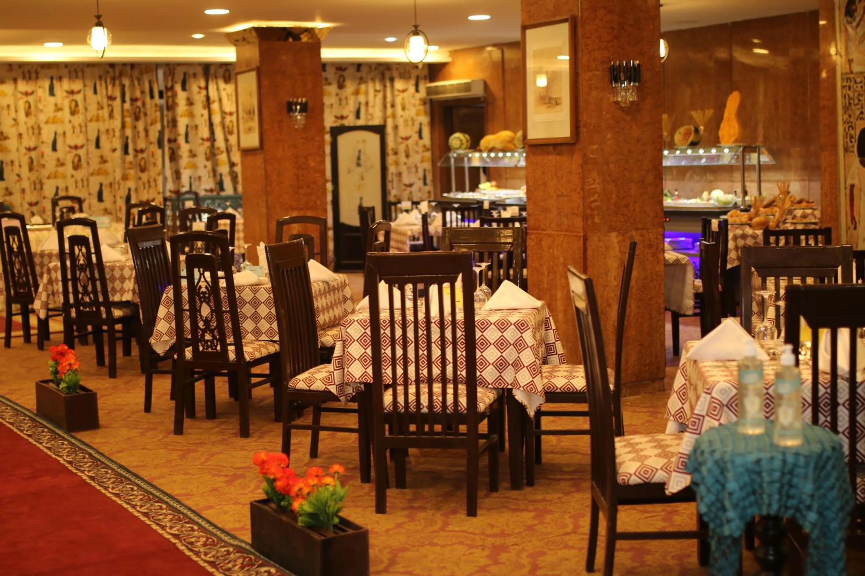 Restaurant/places to eat in Jewel Luxor Hotel