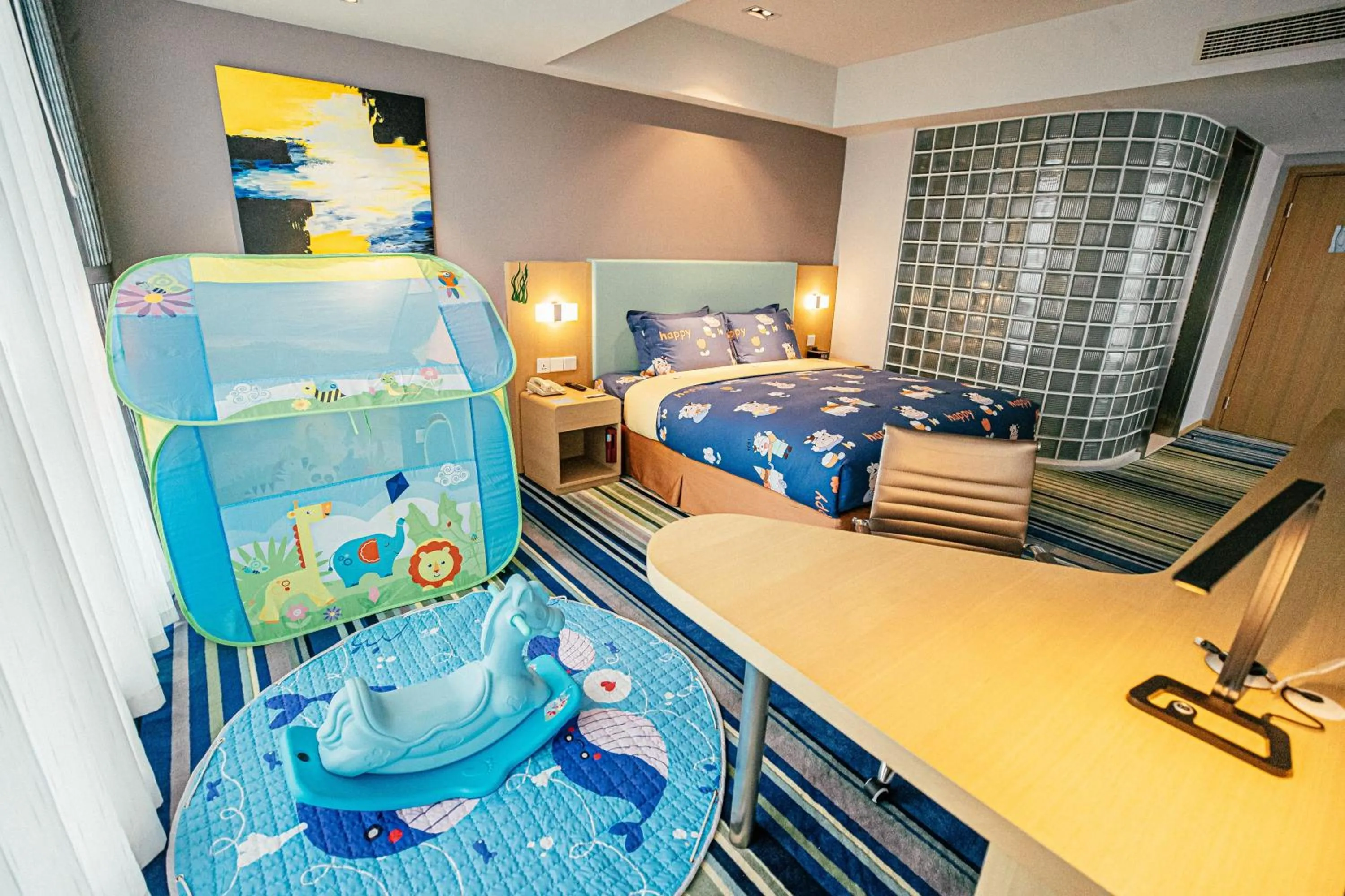 Photo of the whole room, Bed in Holiday Inn Express Yingkou Onelong Plaza by IHG