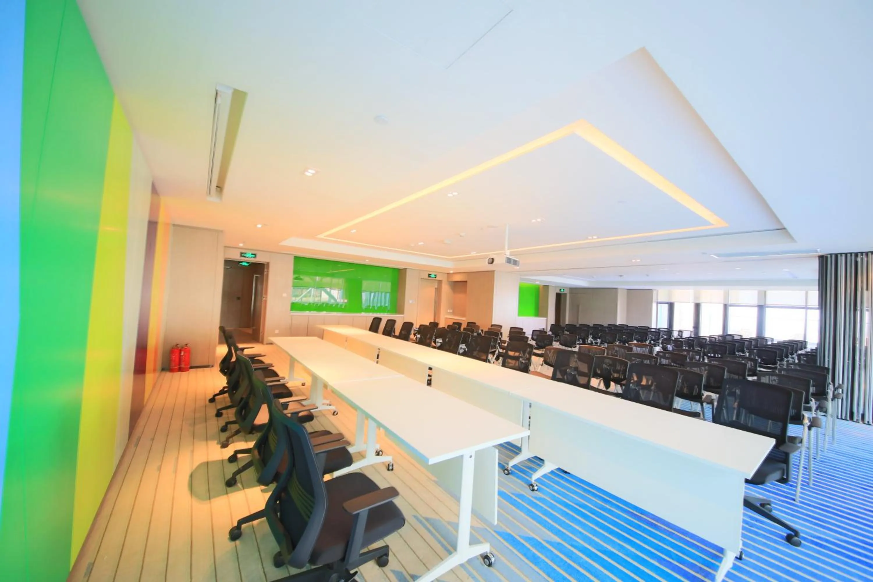 Banquet/Function facilities in Holiday Inn Express Yingkou Onelong Plaza by IHG