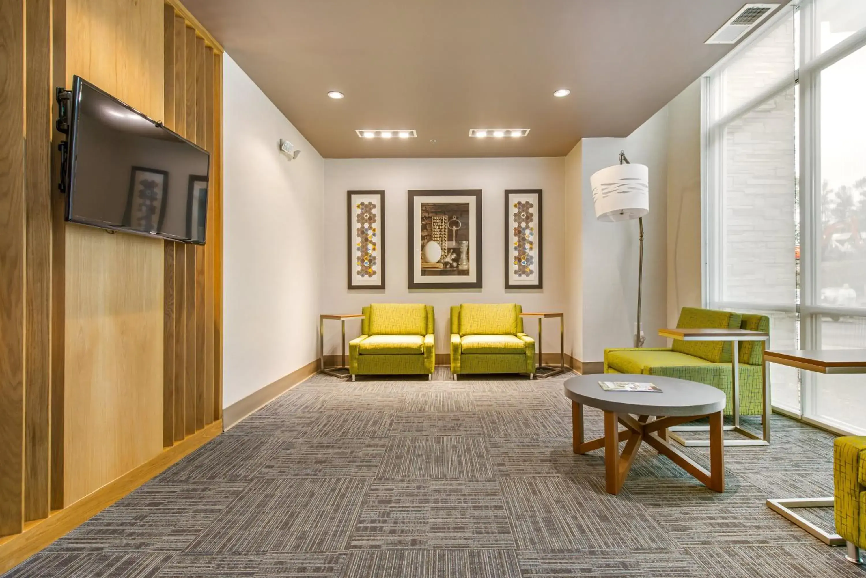 Property building in Holiday Inn Express & Suites - Carrollton West by IHG Property building in Holiday Inn Express & Suites - Carrollton West by IHG