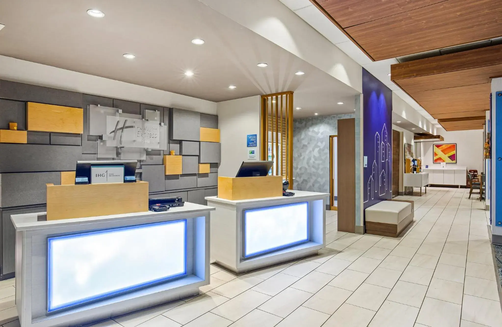 Property building in Holiday Inn Express & Suites - Carrollton West by IHG Property building in Holiday Inn Express & Suites - Carrollton West by IHG