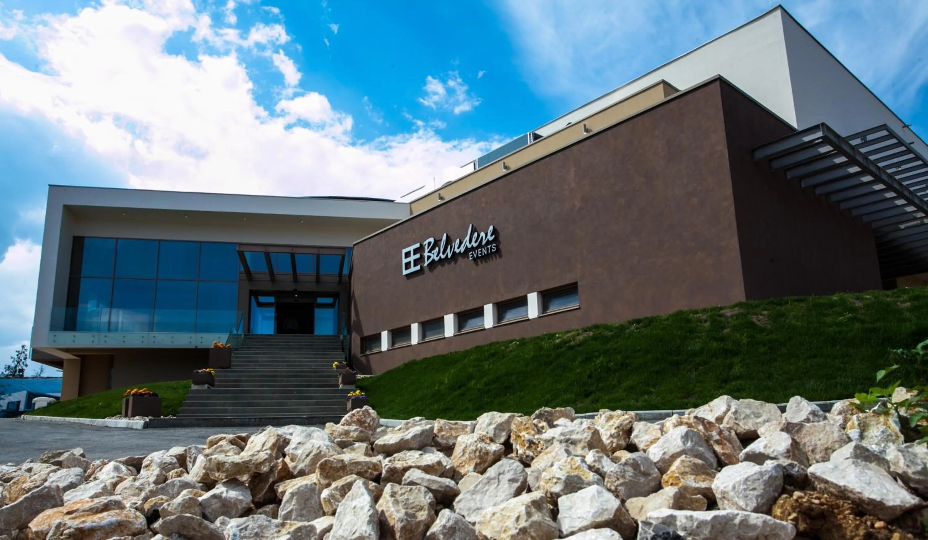 Facade/entrance in Grand Hotel Belvedere