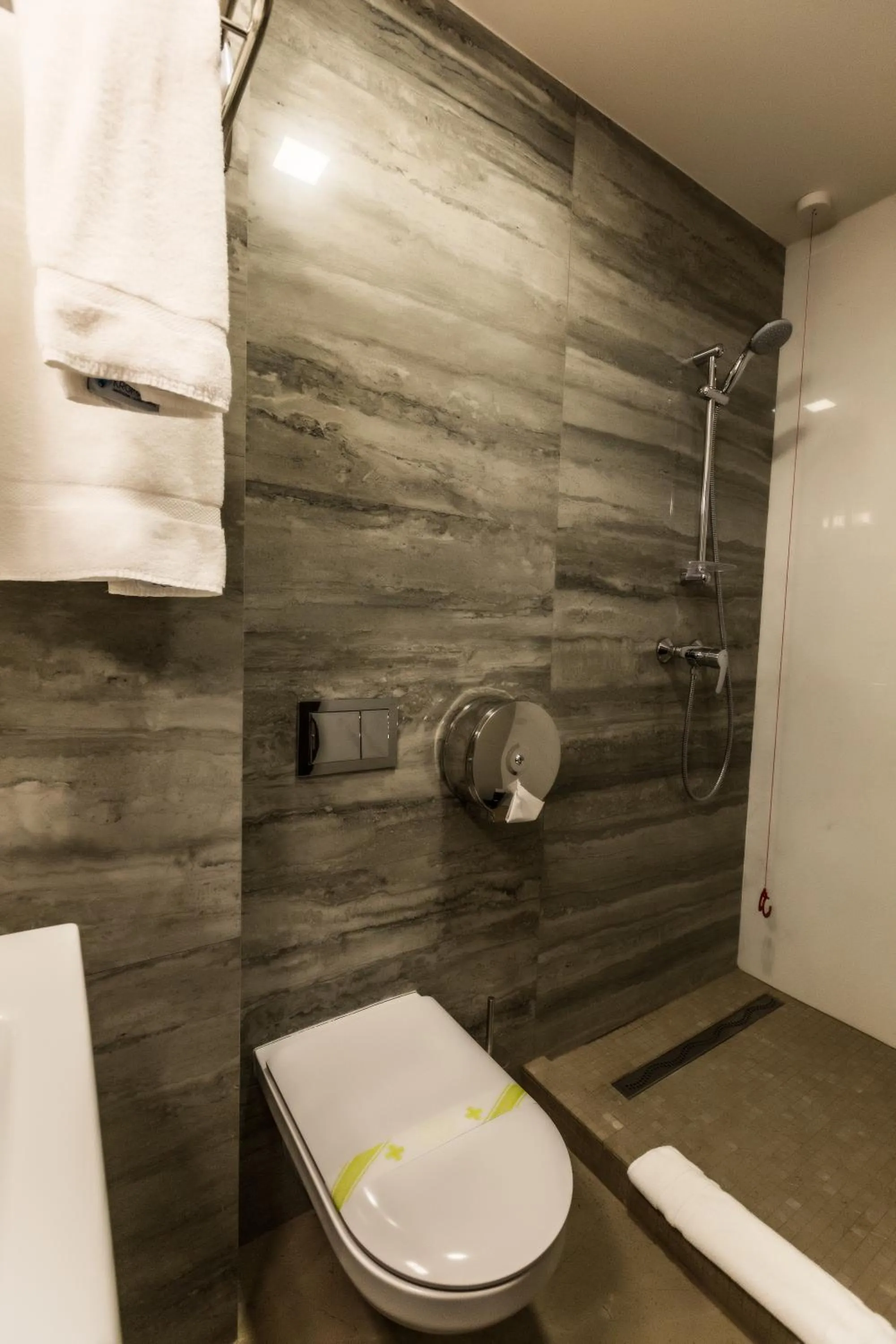 Shower in Grand Hotel Belvedere