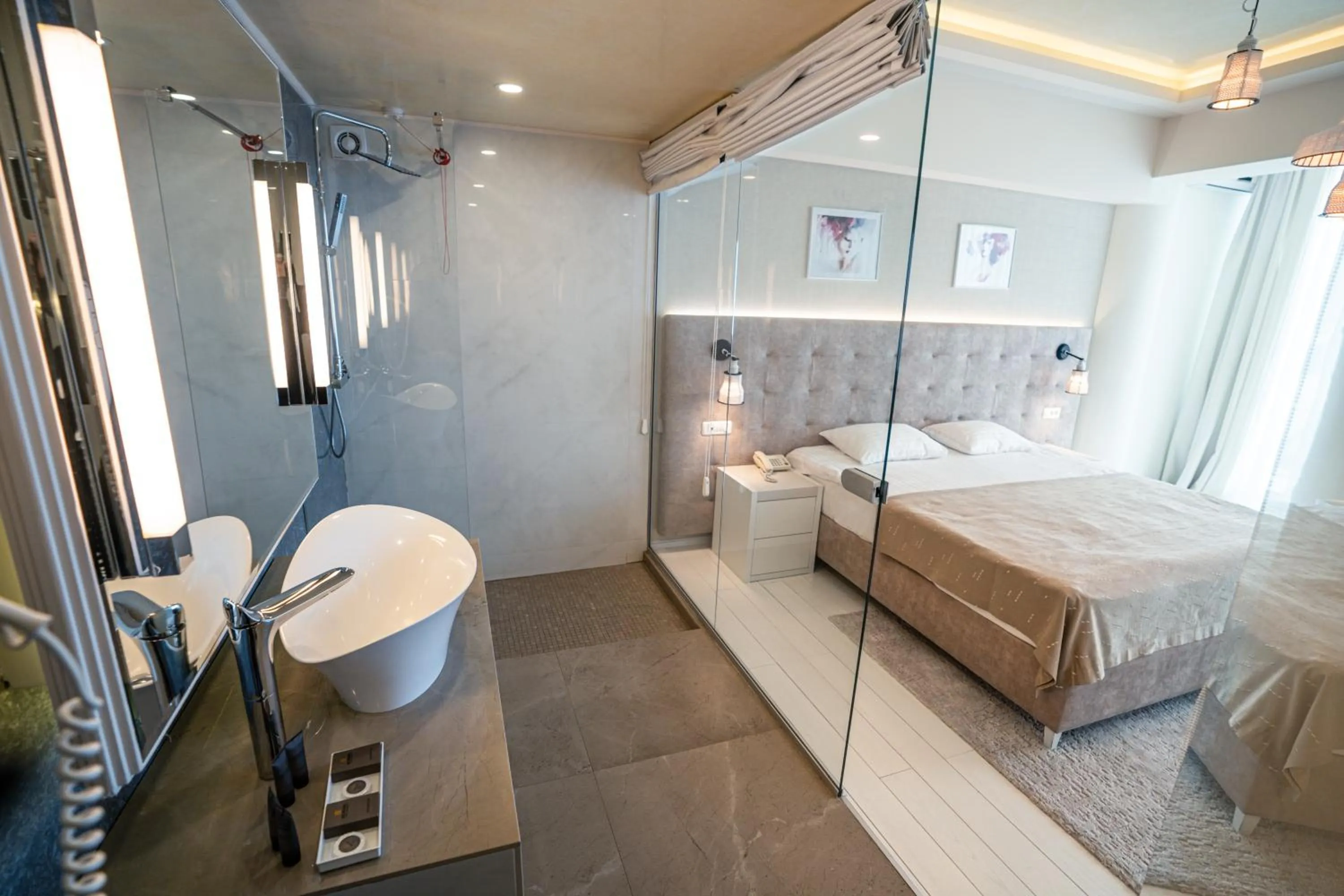 Bathroom, Bed in Grand Hotel Belvedere