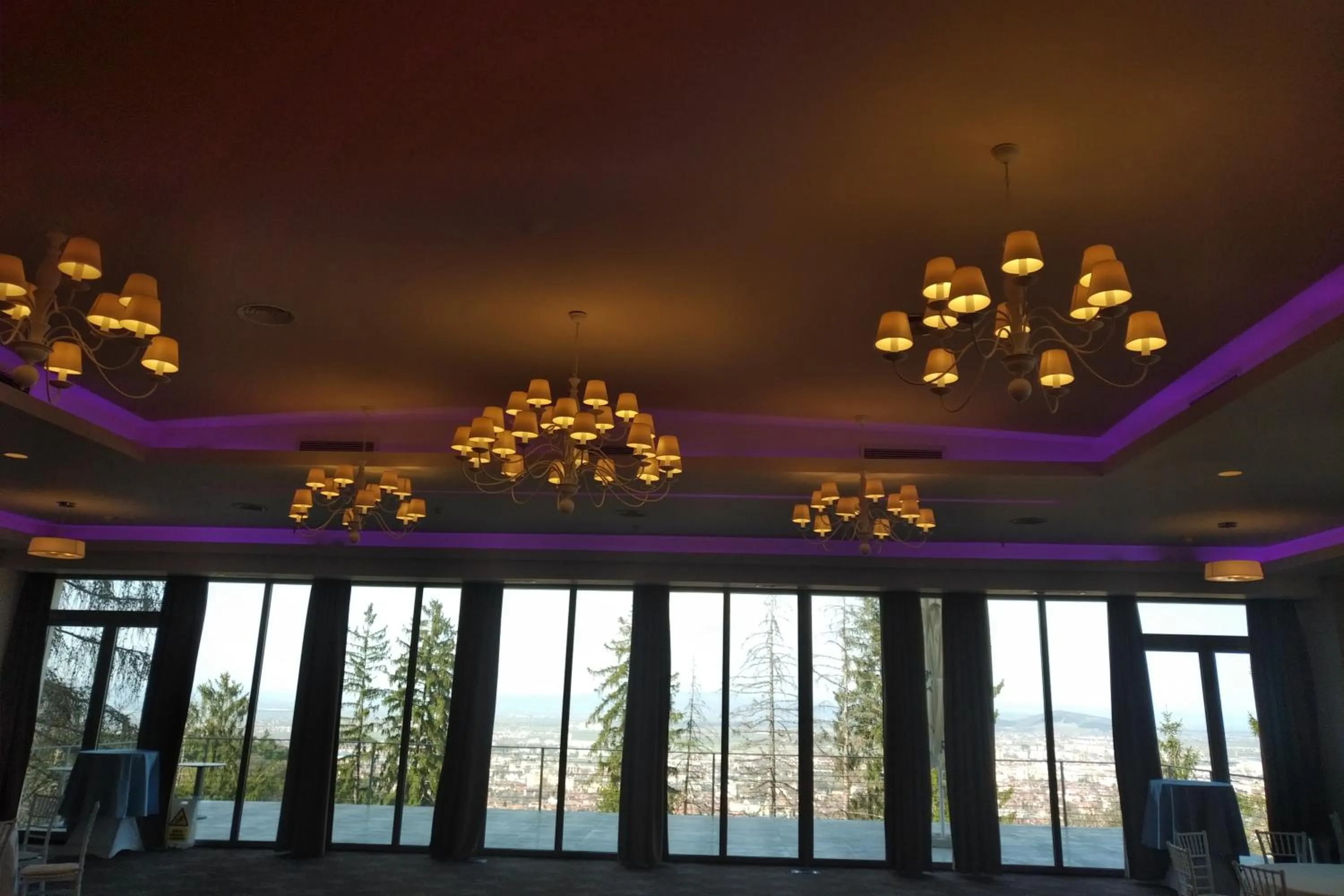 Restaurant/places to eat in Grand Hotel Belvedere