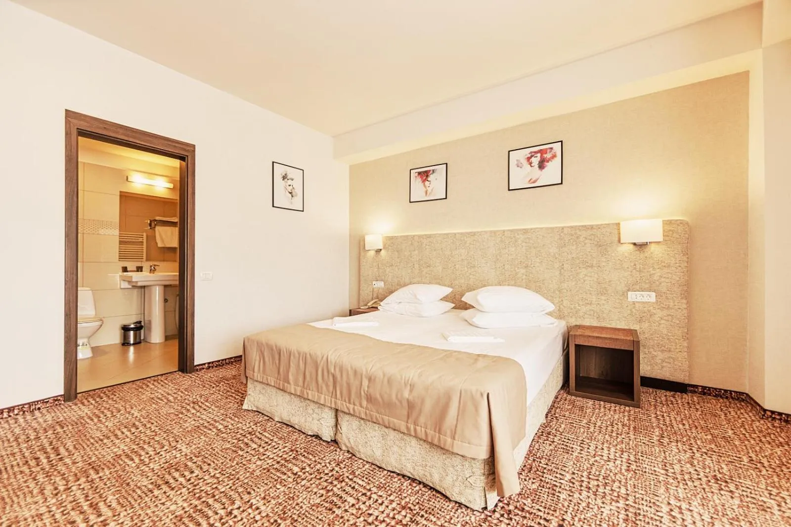 Bedroom, Bed in Grand Hotel Belvedere