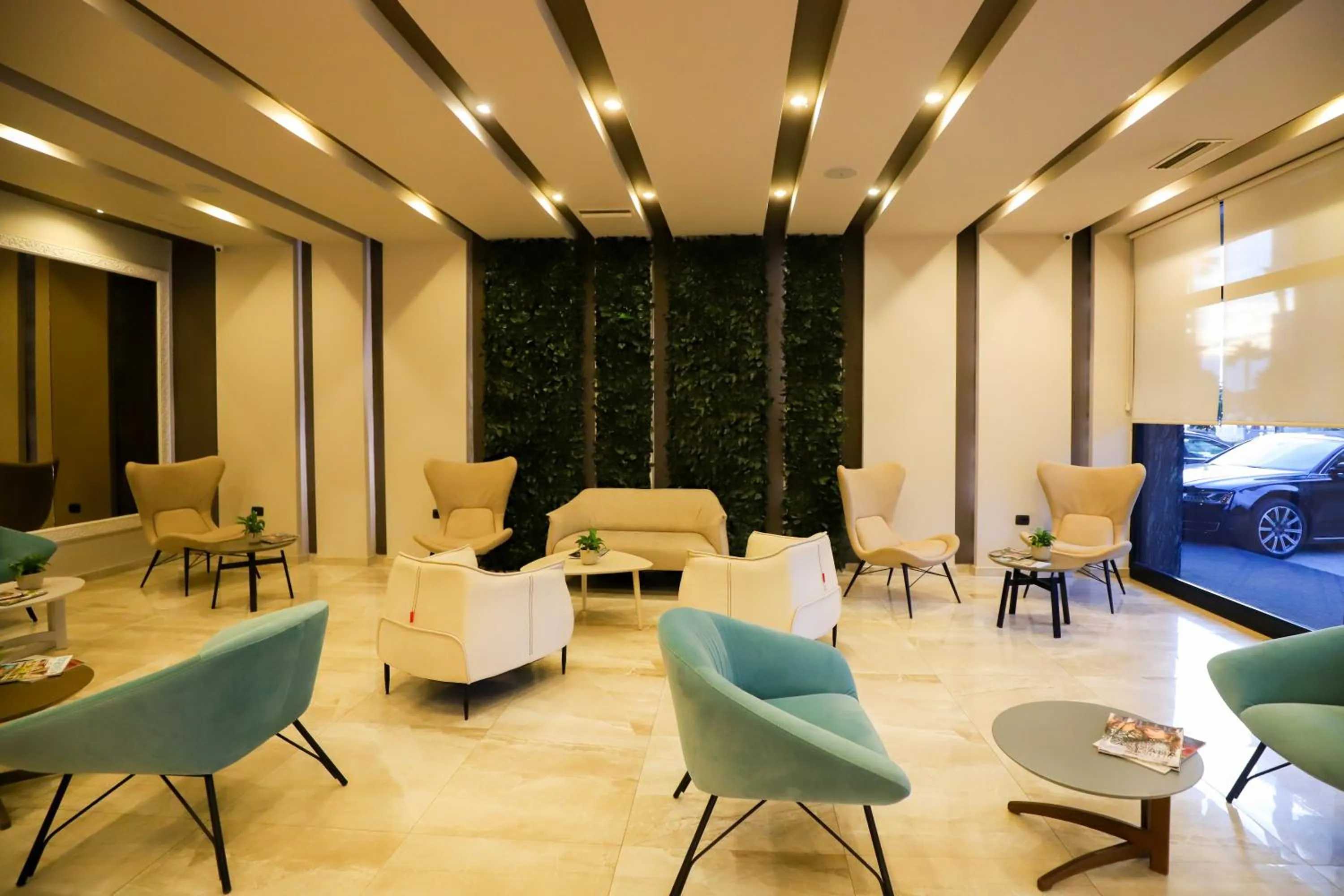 Seating area in Regina City Hotel & SPA