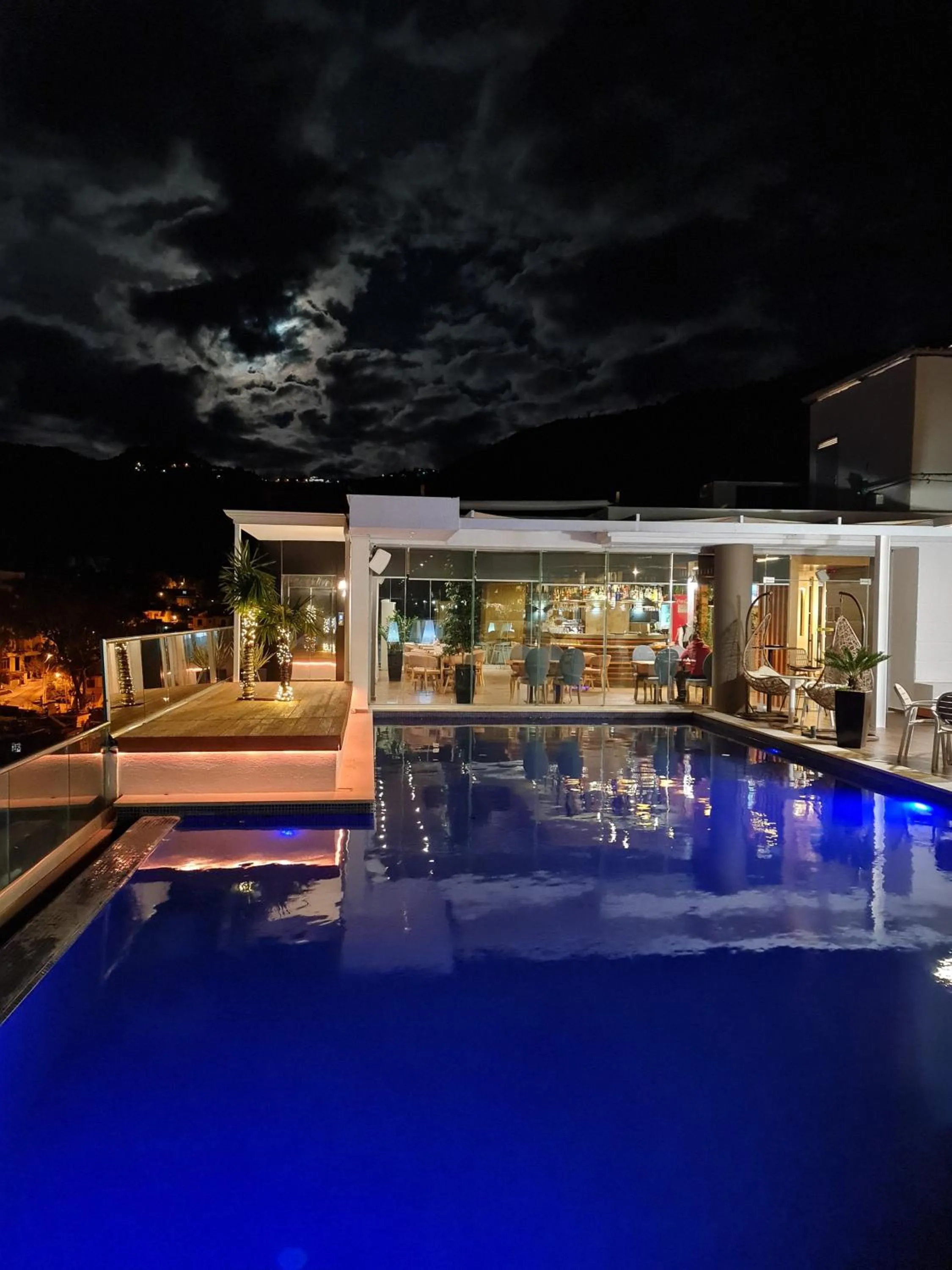 Restaurant/places to eat in Regina City Hotel & SPA