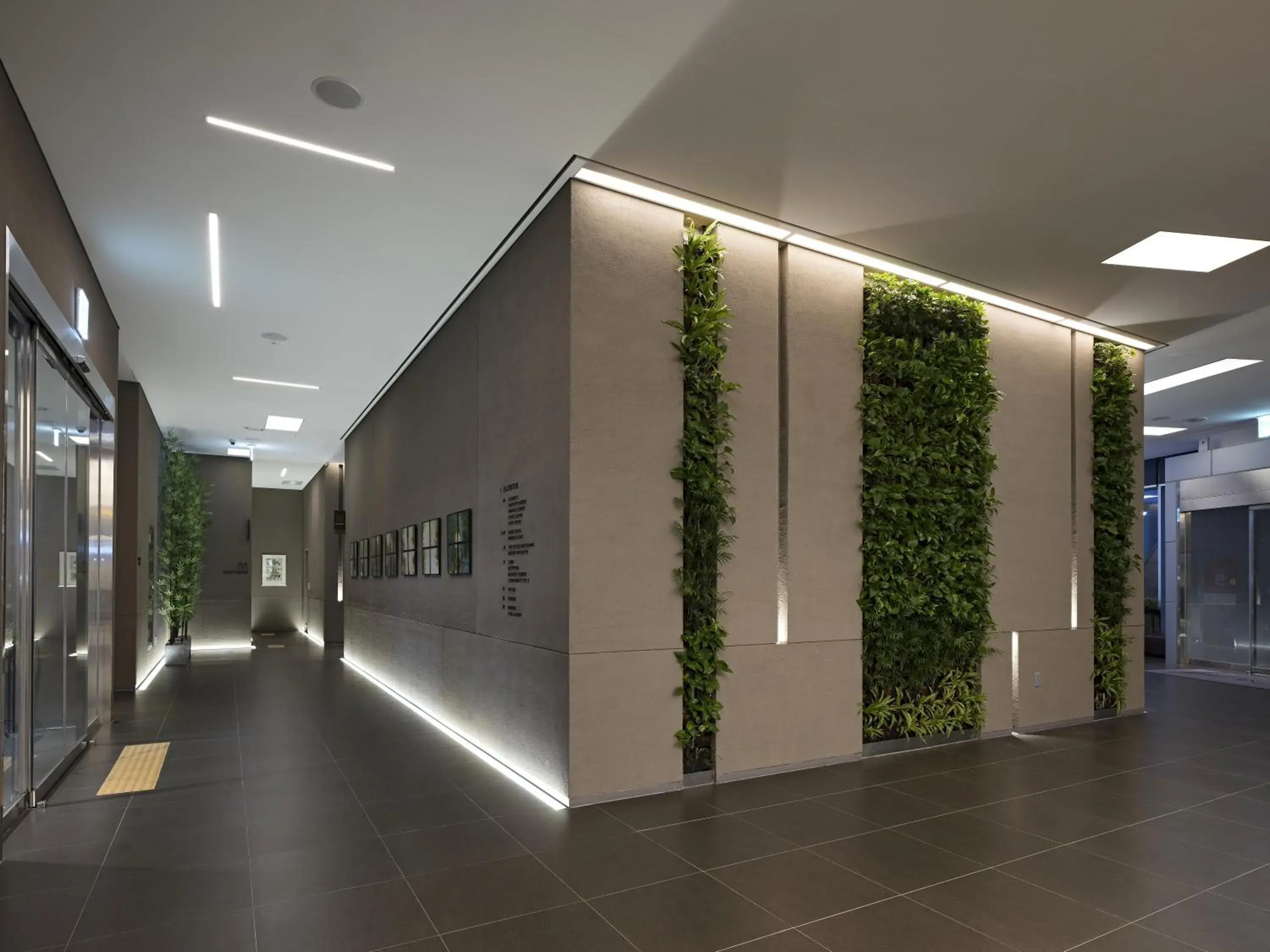 Lobby or reception in Nine Tree by Parnas Seoul Myeongdong 2 Lobby or reception in Nine Tree by Parnas Seoul Myeongdong 2