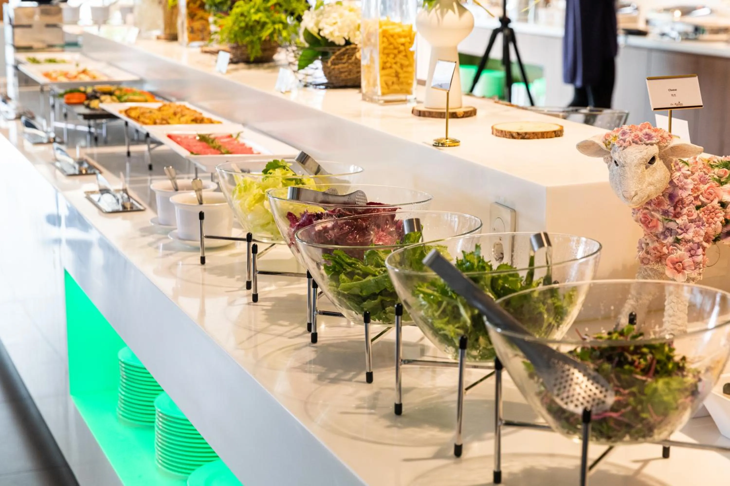 Food and drinks in Nine Tree by Parnas Seoul Myeongdong 2