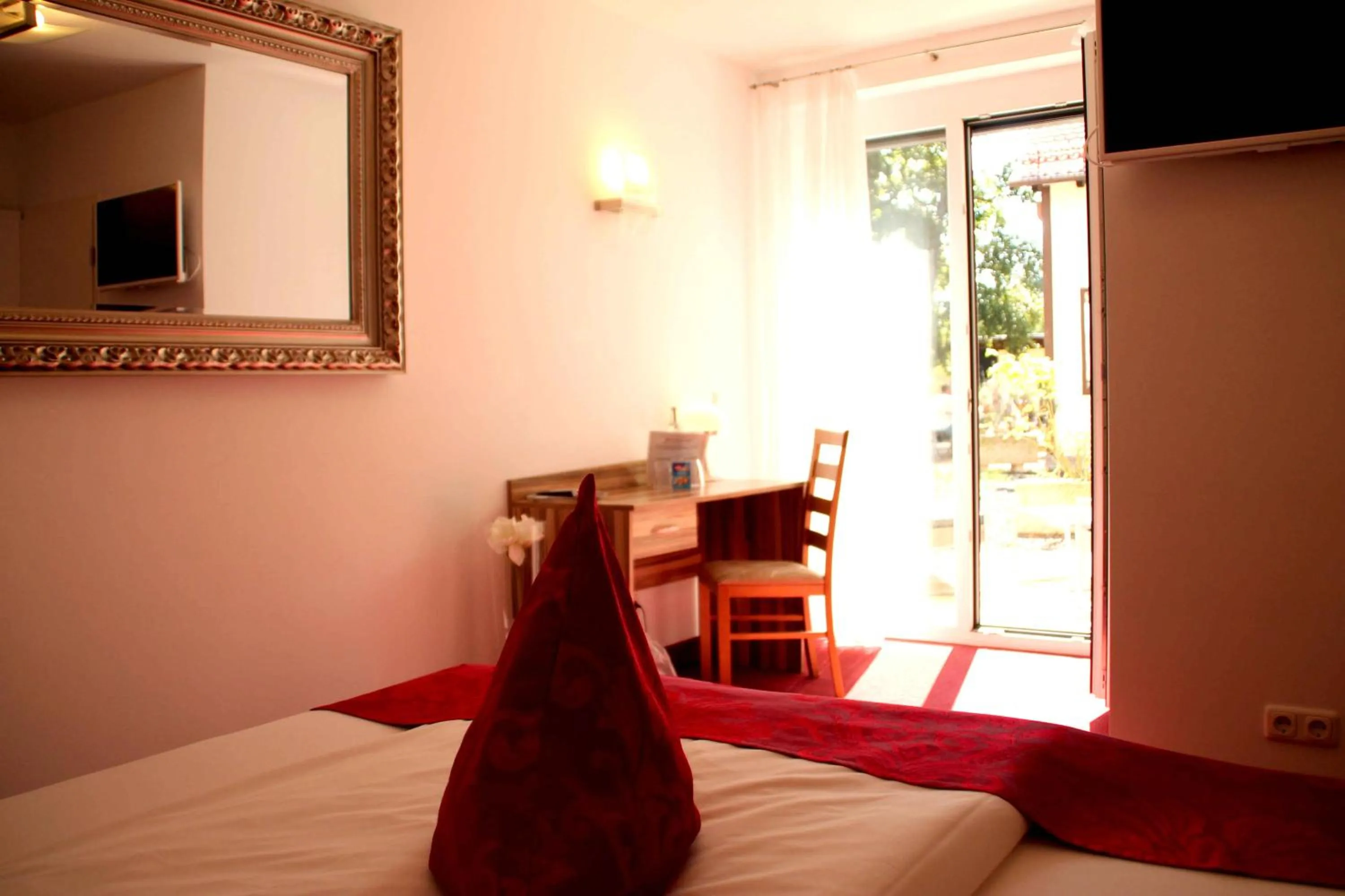 Photo of the whole room, Bed in Hotel Bruckertshof