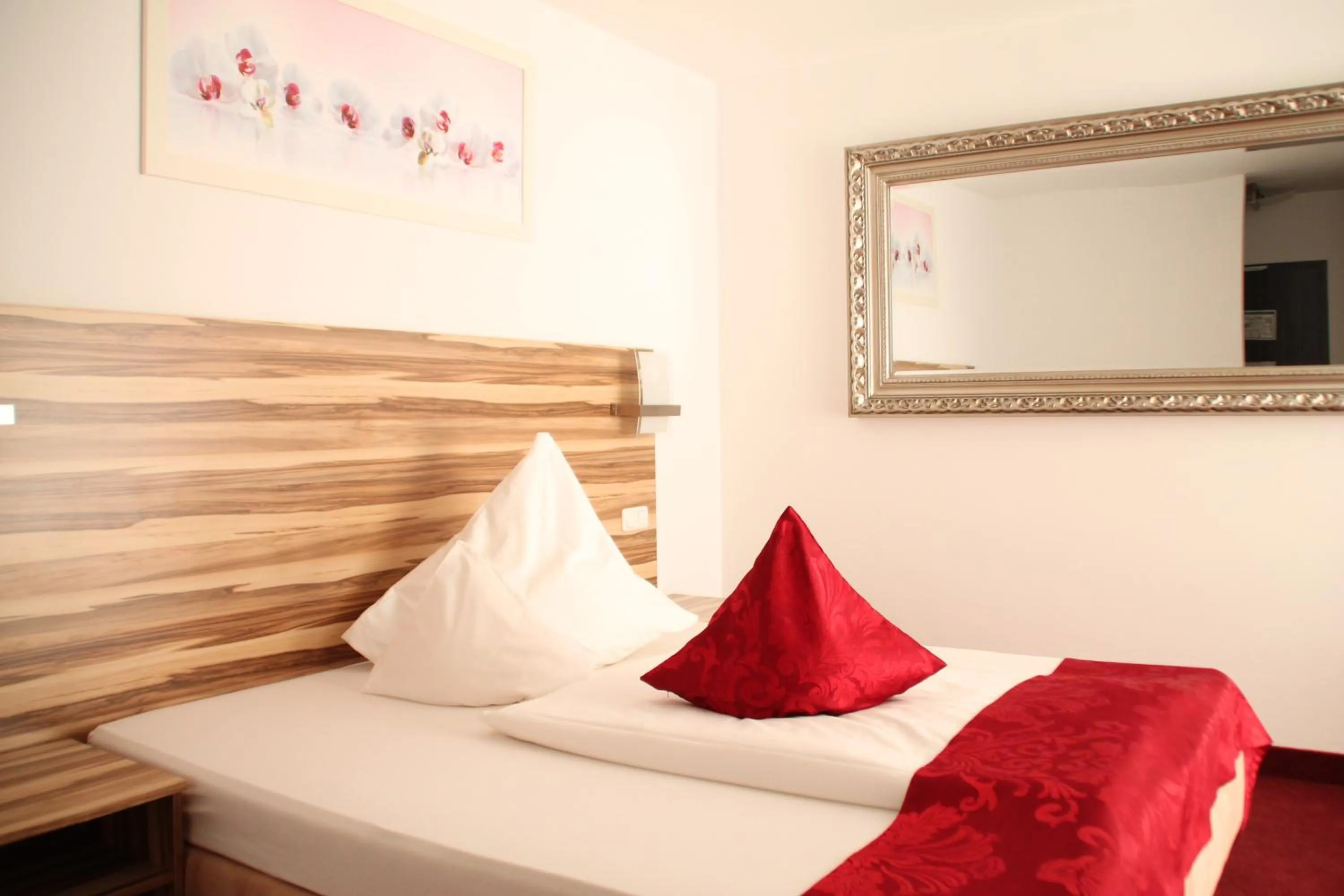 Photo of the whole room, Bed in Hotel Bruckertshof