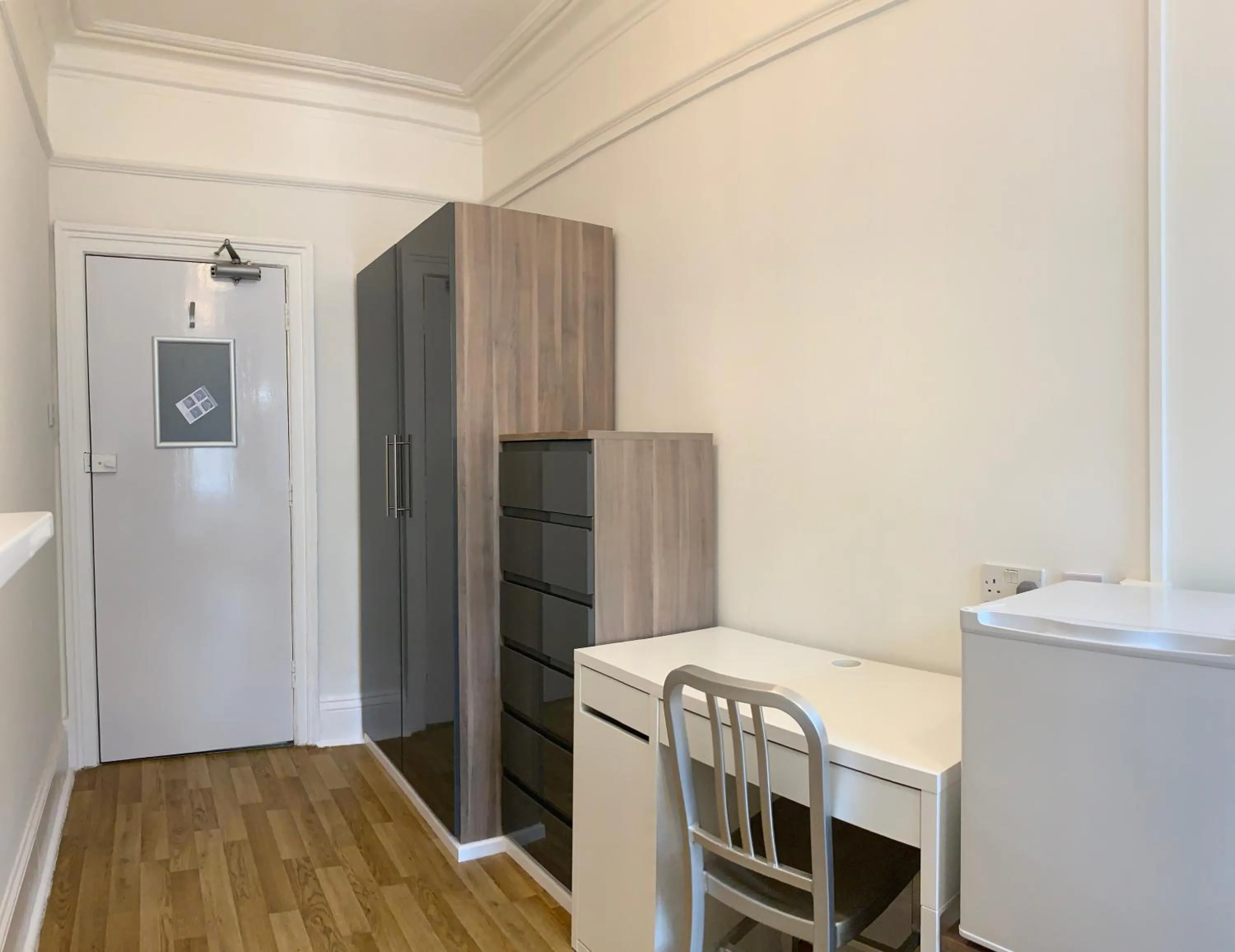 Seating area in Sandeman-Allen Hostel (Bayswater)