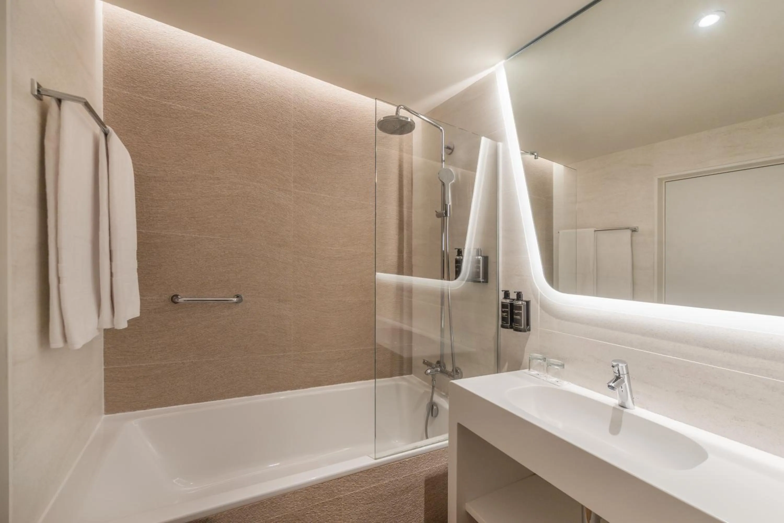 Bathroom in Eurostars Cascais