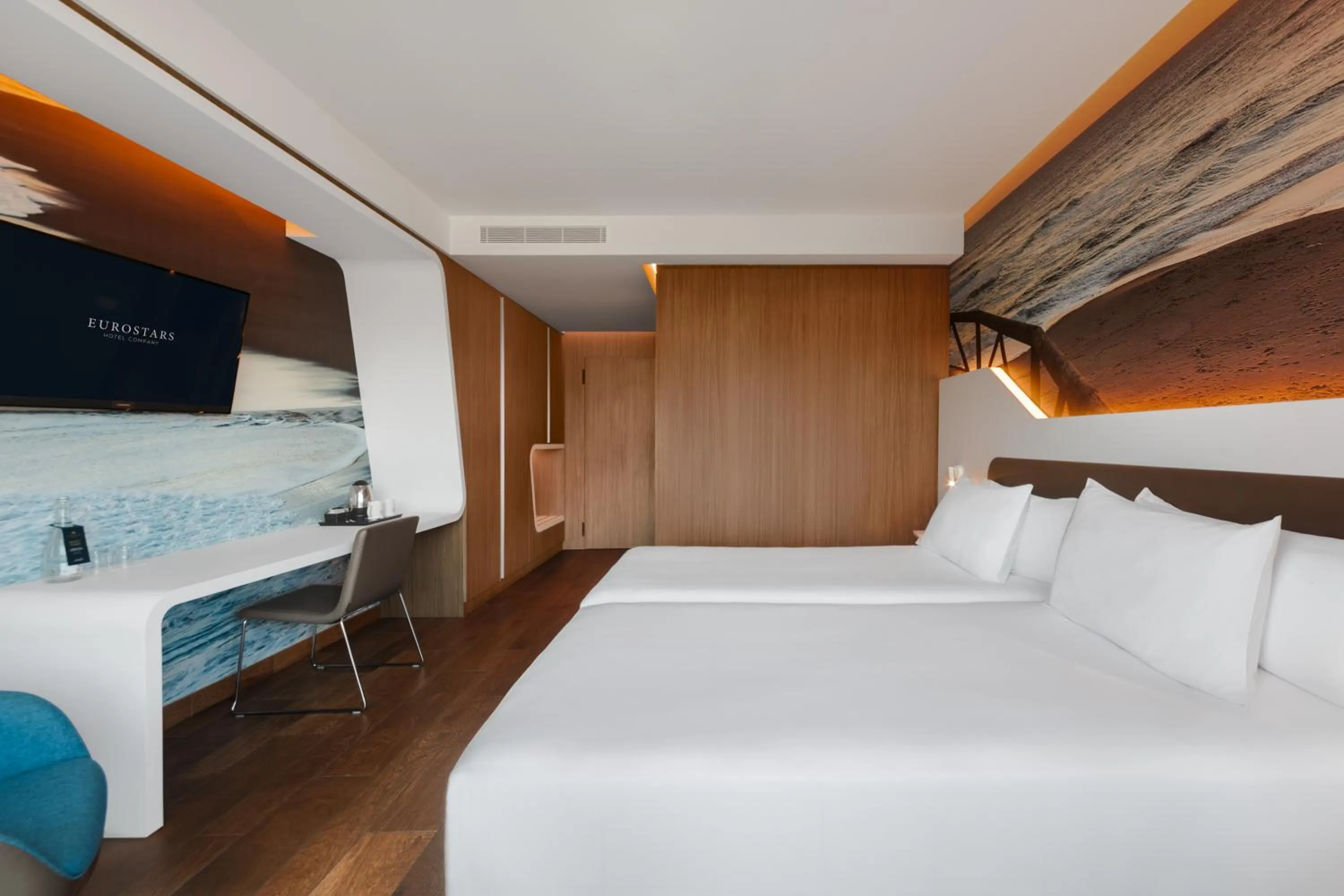 Bed in Eurostars Cascais