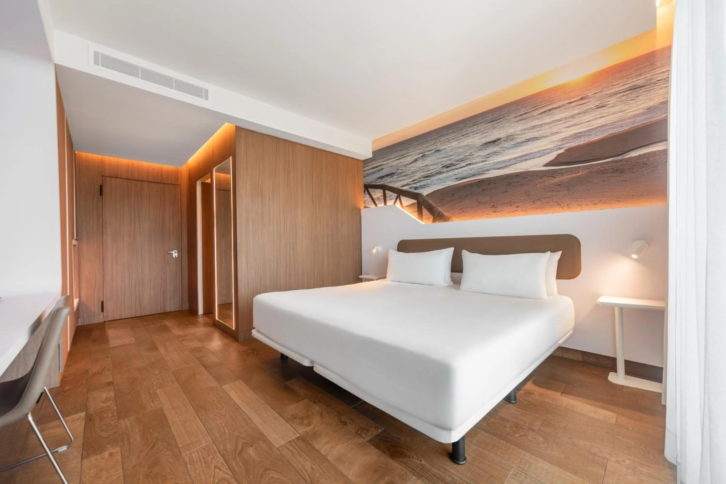 Bed in Eurostars Cascais