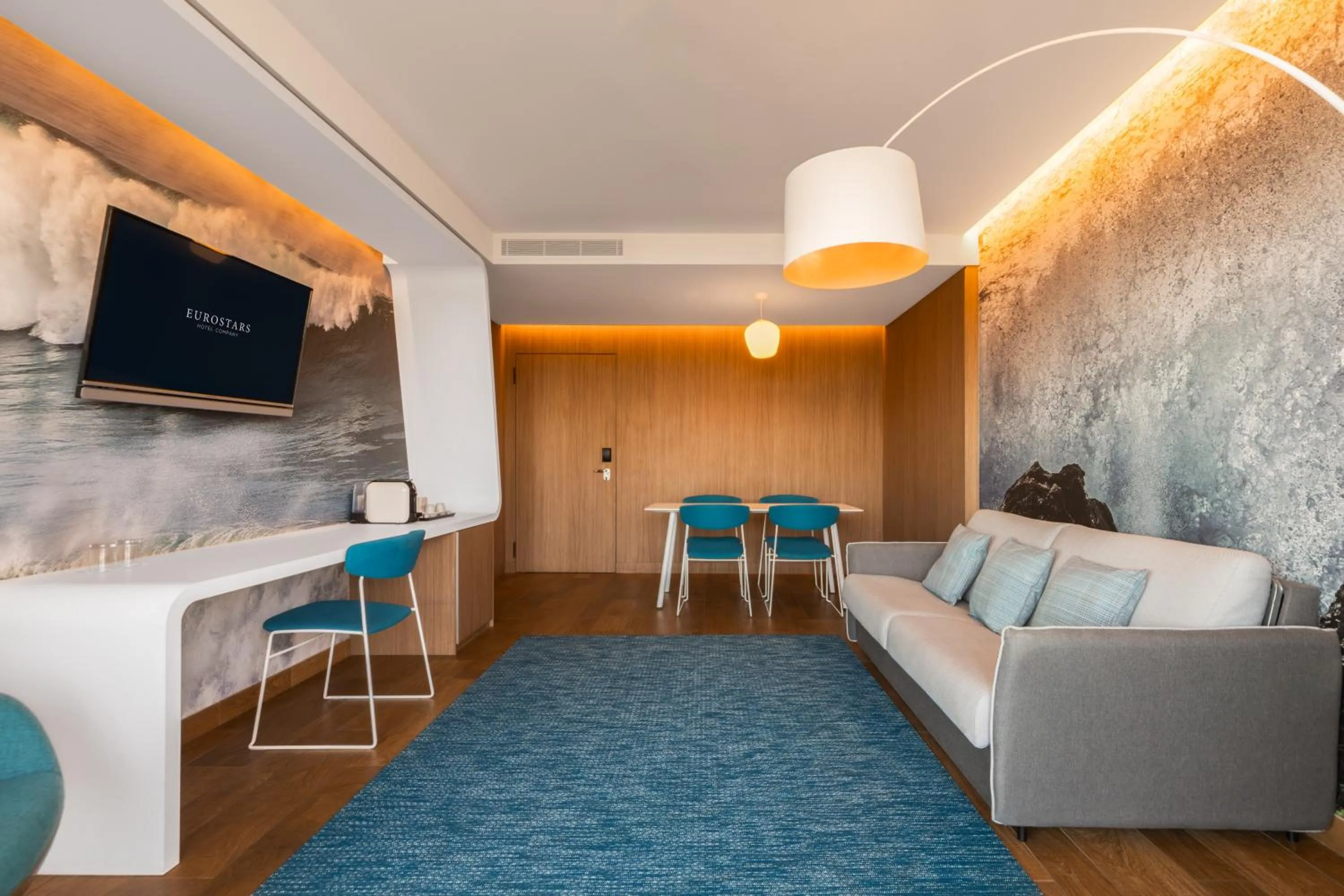 TV and multimedia in Eurostars Cascais