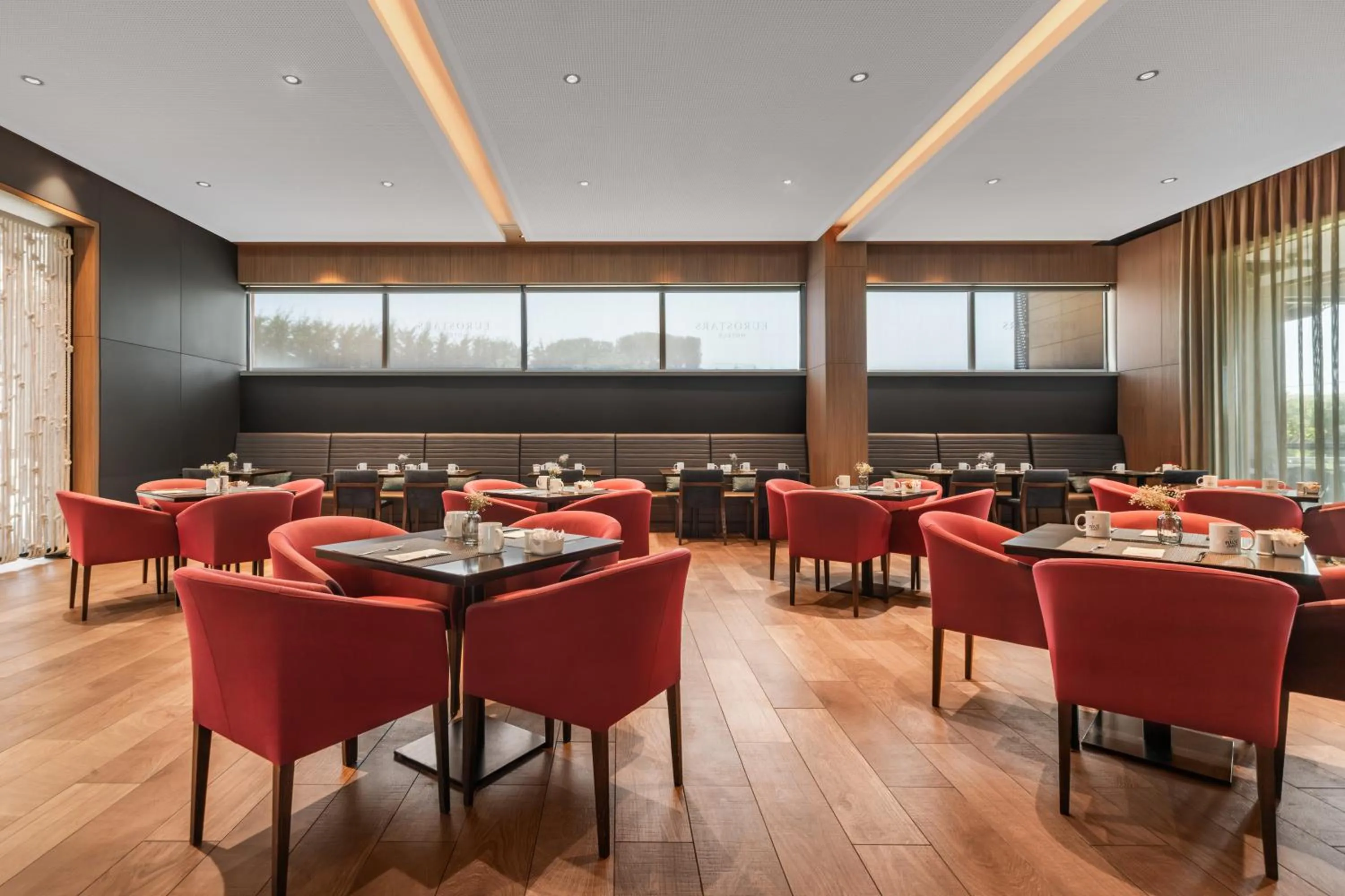 Lounge or bar in Eurostars Cascais