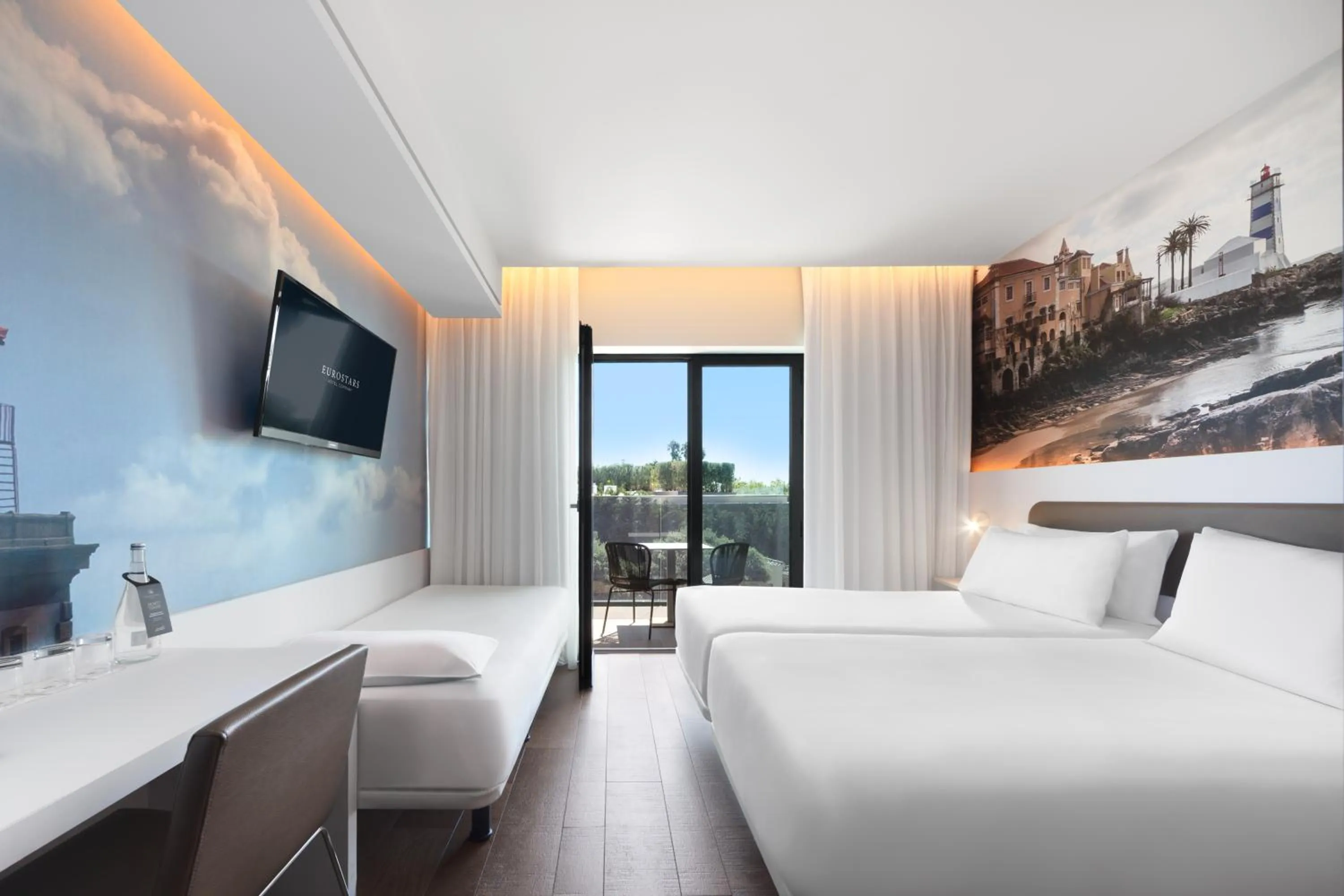 Bed in Eurostars Cascais
