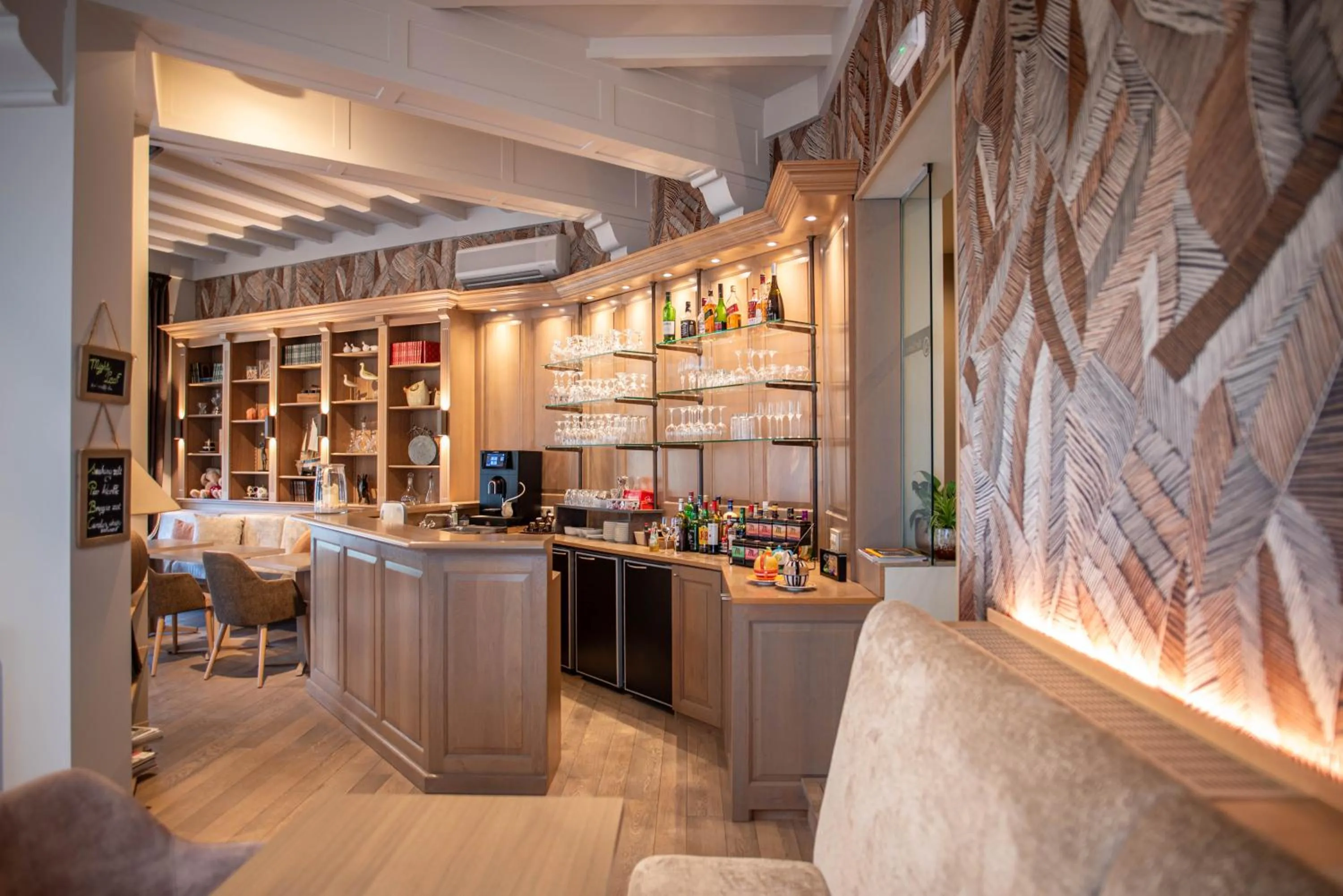 Lounge or bar in Ambassador Hotel