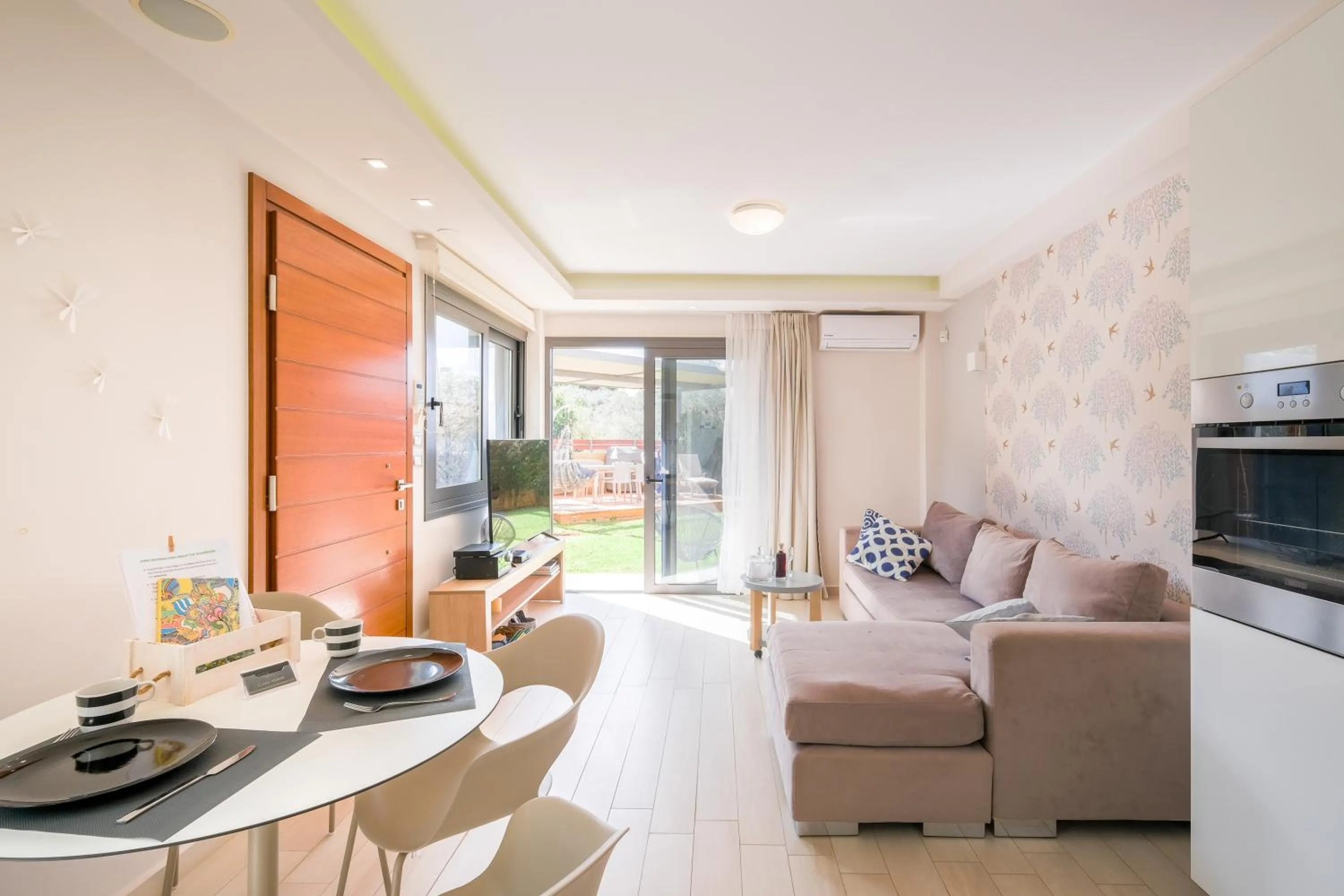 Glaros Casa Verde - Cozy flat with Garden near Beach