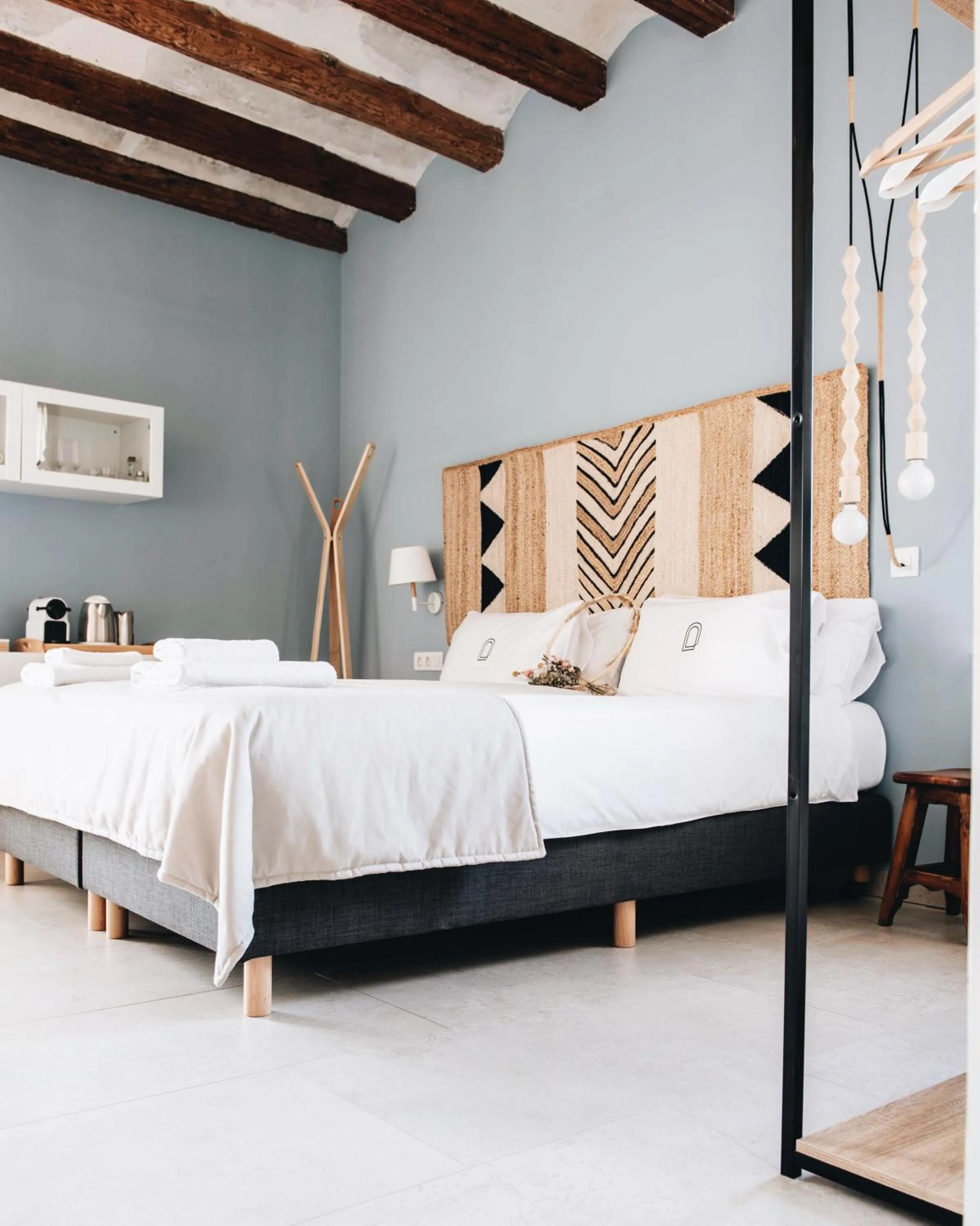 Photo of the whole room, Bed in Can Alemany