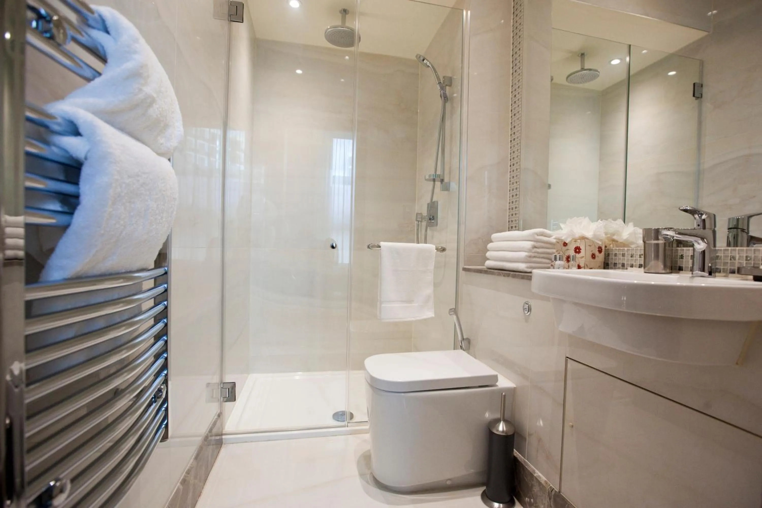 Shower in Sanctum Belsize Road